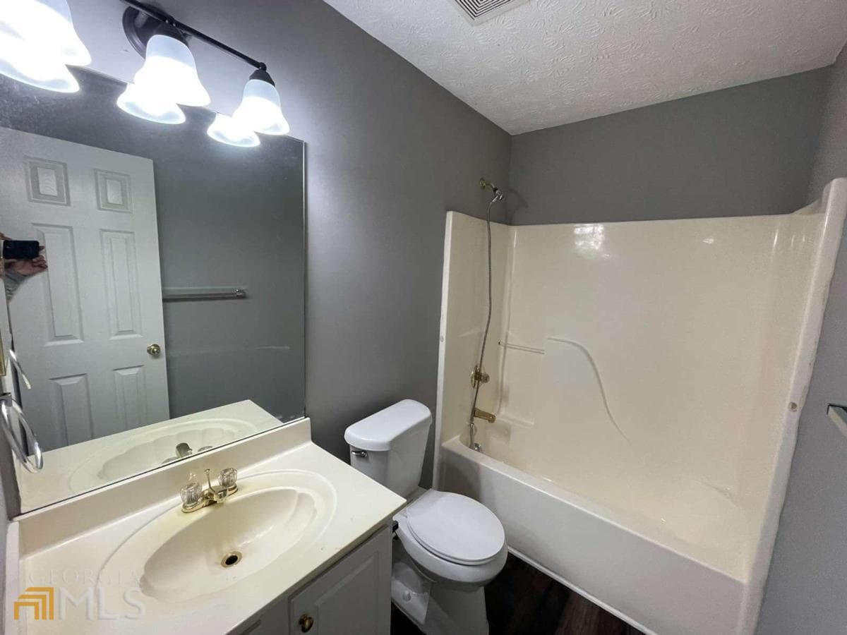 3 bedroom, 2.5 bathroom, 1,958 sq ft single family residence for sale at 2162 Anconia Circle, Lawrenceville, GA 30044 — photo 10