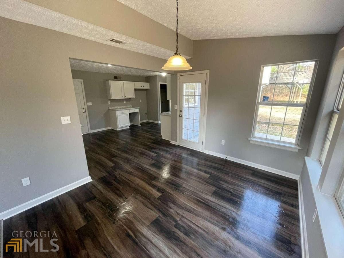 3 bedroom, 2.5 bathroom, 1,958 sq ft single family residence for sale at 2162 Anconia Circle, Lawrenceville, GA 30044 — photo 4