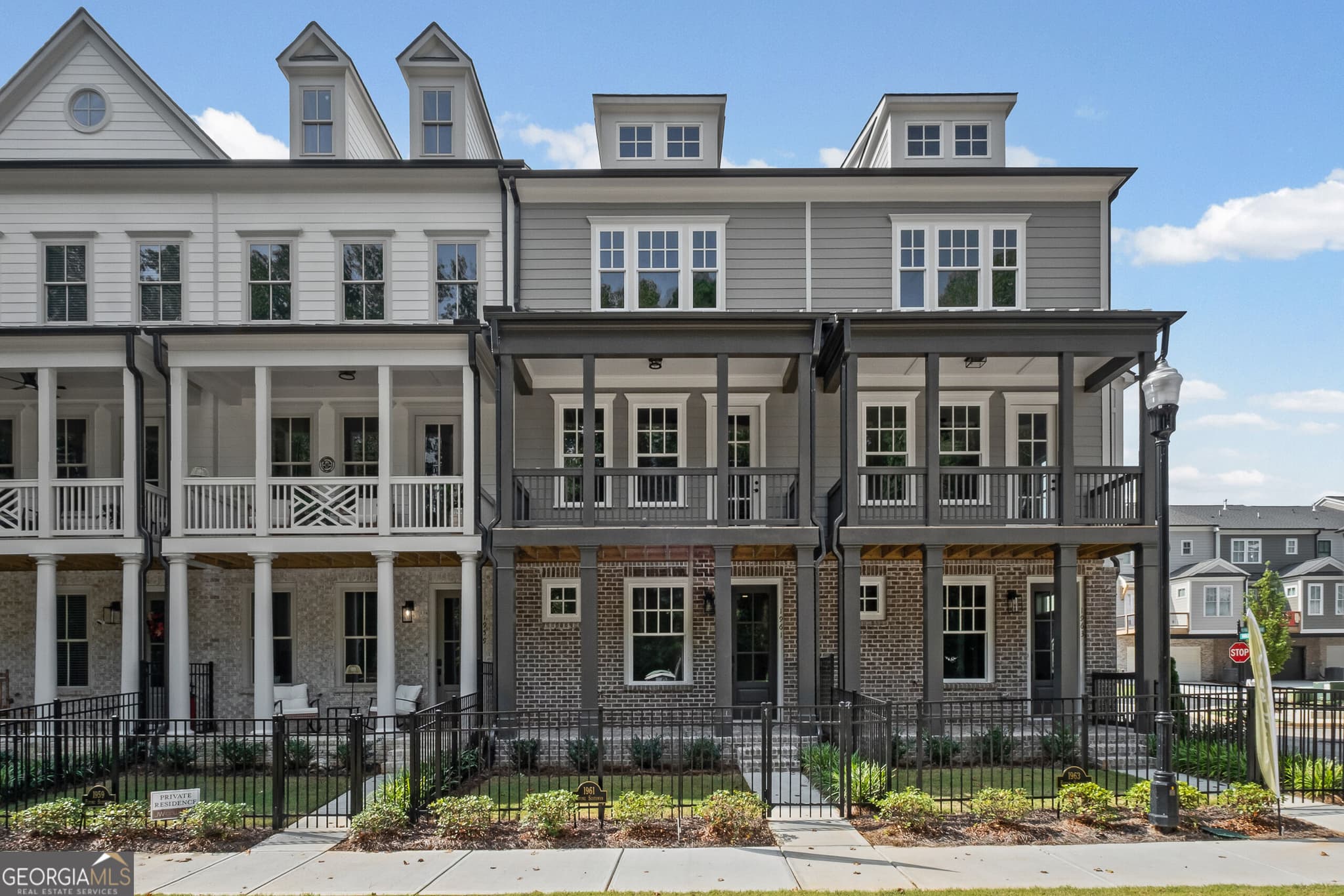 3 bedroom, 3.5 bathroom townhouse for sale at 1961 Flying Scotsman Drive 21, Kennesaw, GA 30144 — photo 2
