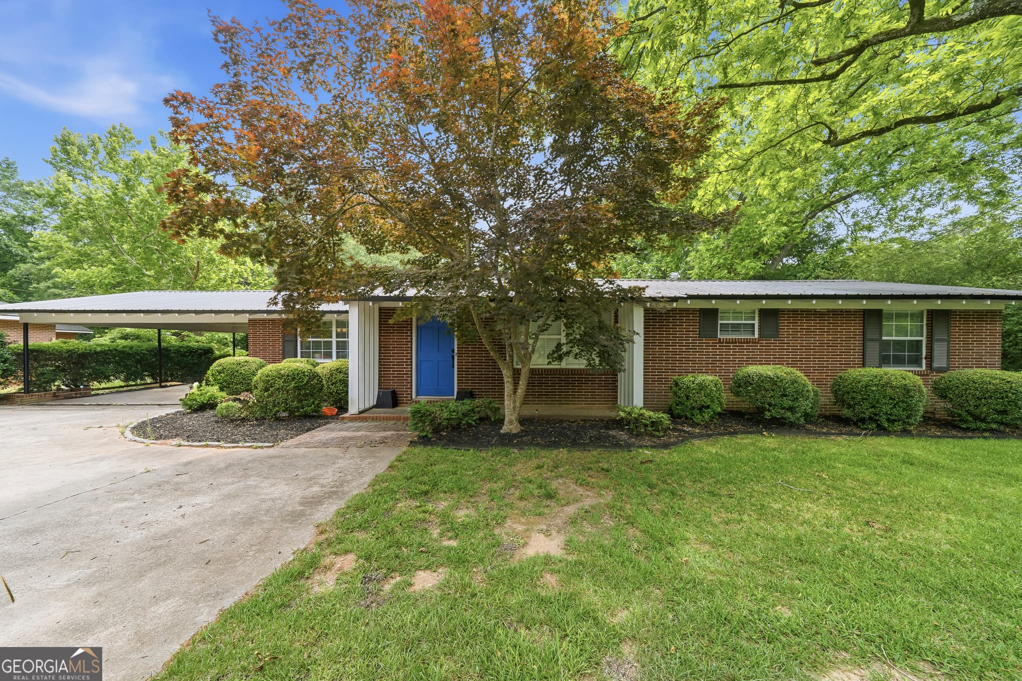 6 bedroom, 4 bathroom, 3,663 sq ft single family residence under contract at 615 West Haynes Street, Sandersville, GA 31082 — photo 3