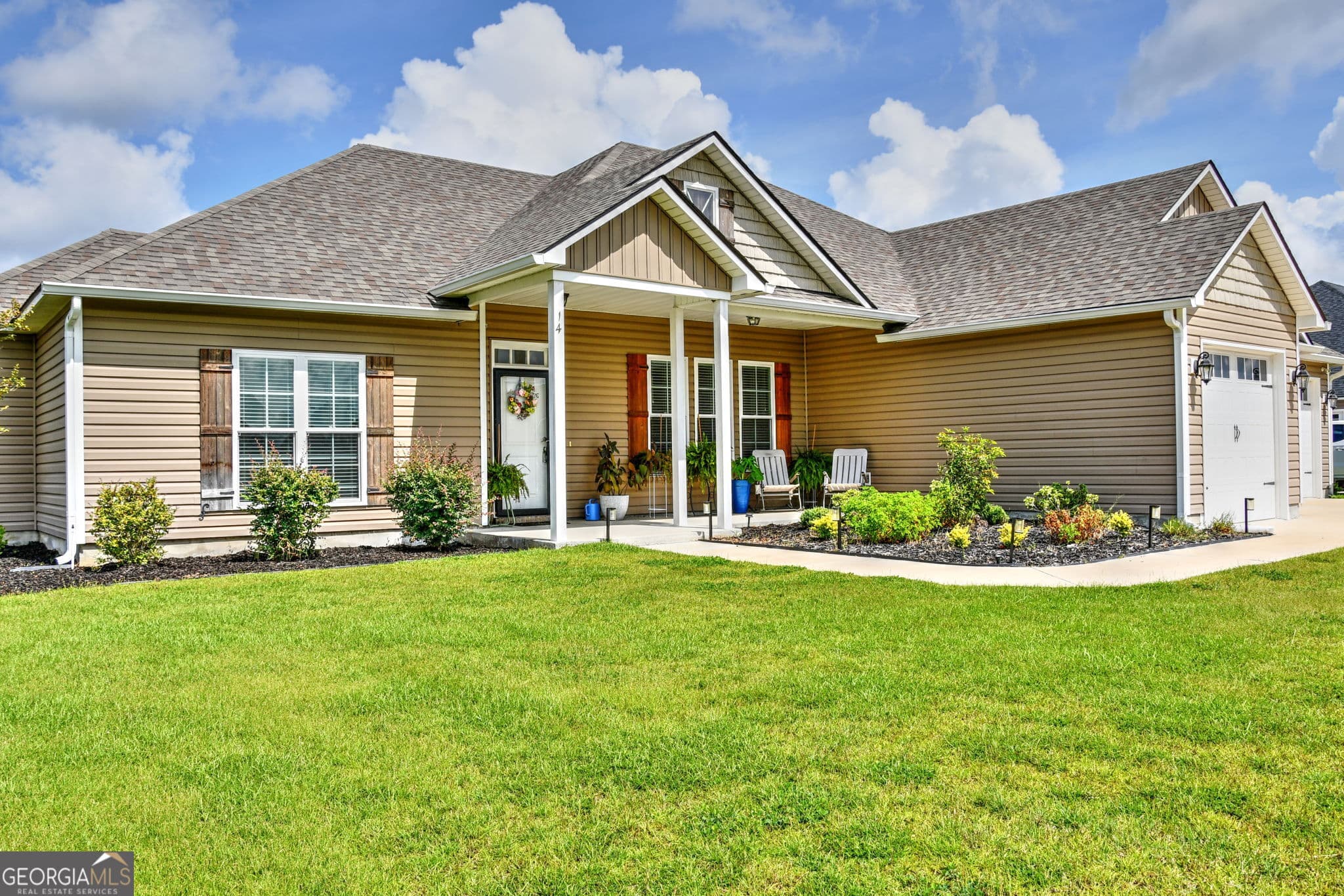 4 bedroom, 2 bathroom, 2,075 sq ft single family residence for sale at 14 Remington Lane, Lakeland, GA 31635 — photo 2