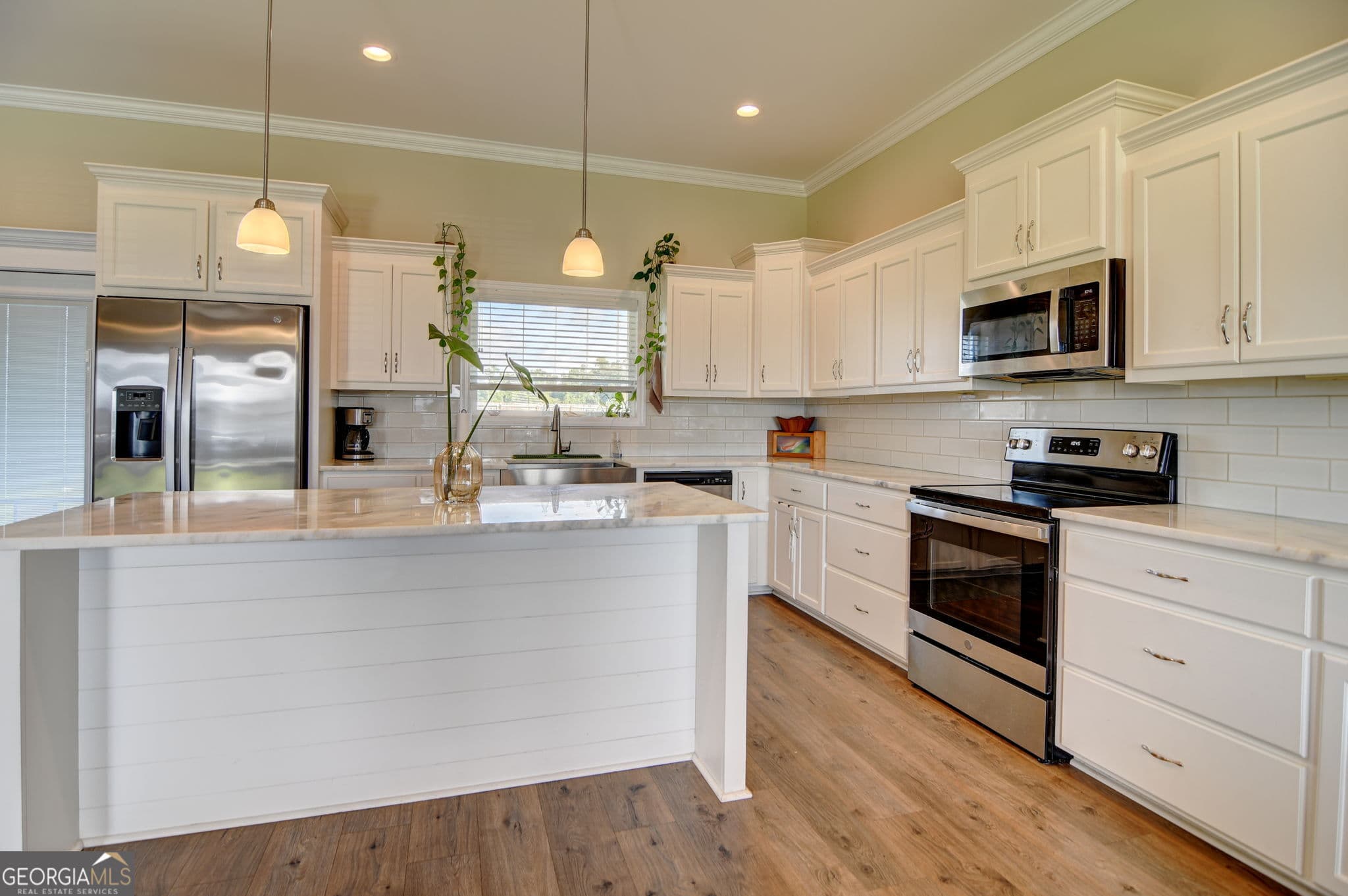 4 bedroom, 2 bathroom, 2,075 sq ft single family residence for sale at 14 Remington Lane, Lakeland, GA 31635 — photo 6