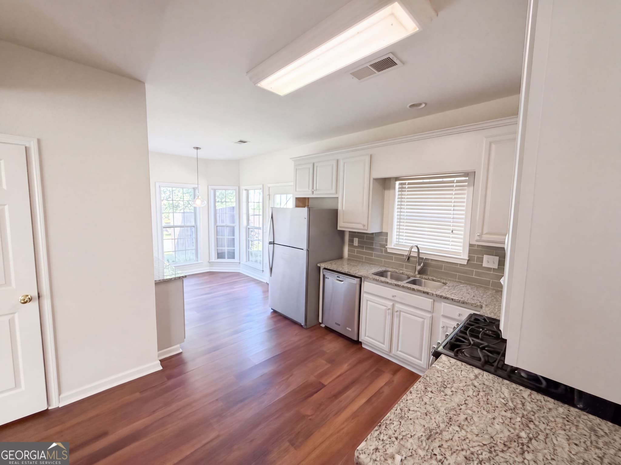 4 bedroom, 2.5 bathroom, 2,304 sq ft single family residence for sale at 12 Columns Way, Newnan, GA 30265 — photo 3