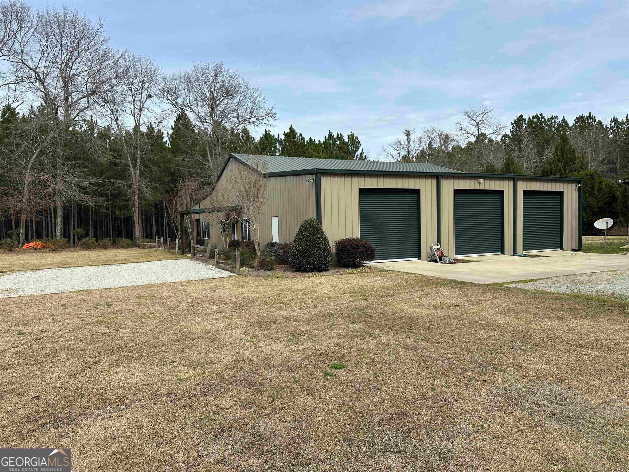 4 bedroom, 3 bathroom, 2,390 sq ft single family residence sold at 1921 Friendship Road, Sylvania, GA 30467