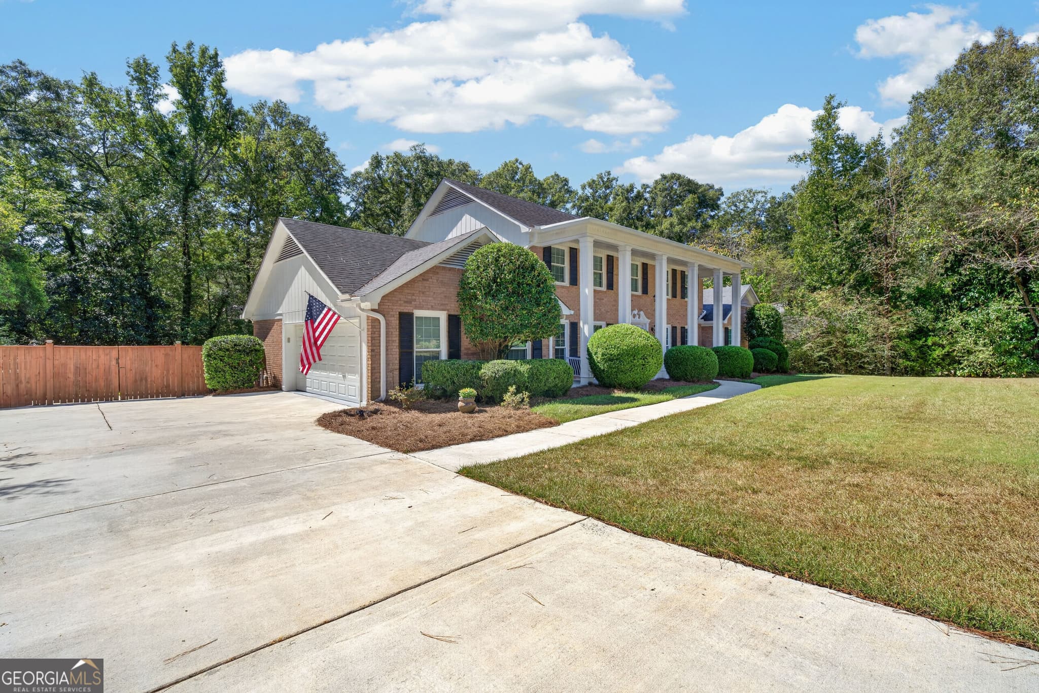 4 bedroom, 3 bathroom, 3,336 sq ft single family residence for sale at 4772 Oxford Road, Macon, GA 31210 — photo 4