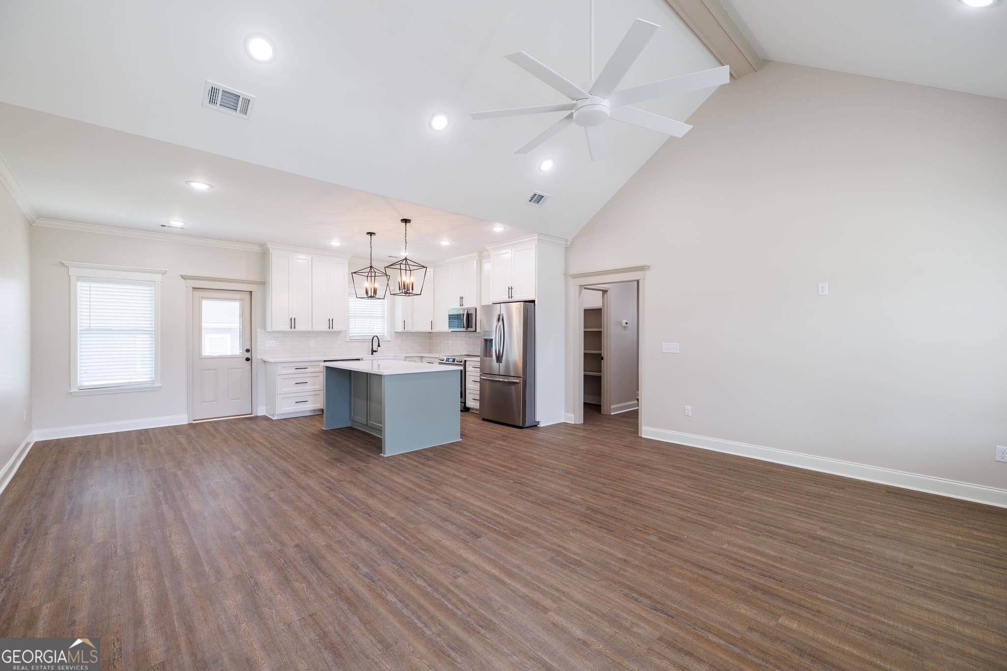 4 bedroom, 2 bathroom, 1,812 sq ft single family residence for sale at 65 Packer Pride Drive, Moultrie, GA 31788 — photo 4
