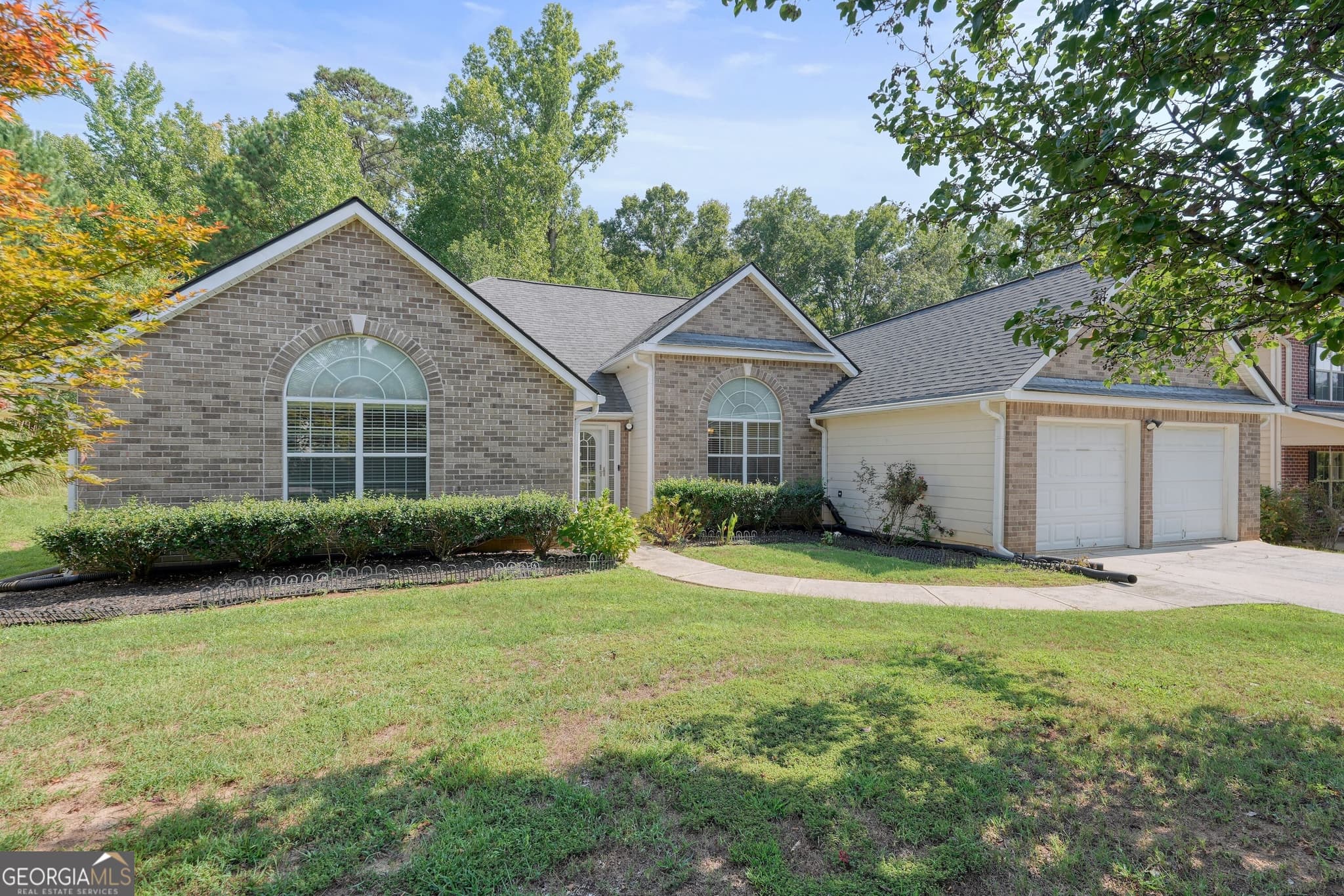 4 bedroom, 3 bathroom, 2,426 sq ft single family residence for sale at 4177 Defoors Farm Drive, Powder Springs, GA 30127 — photo 3
