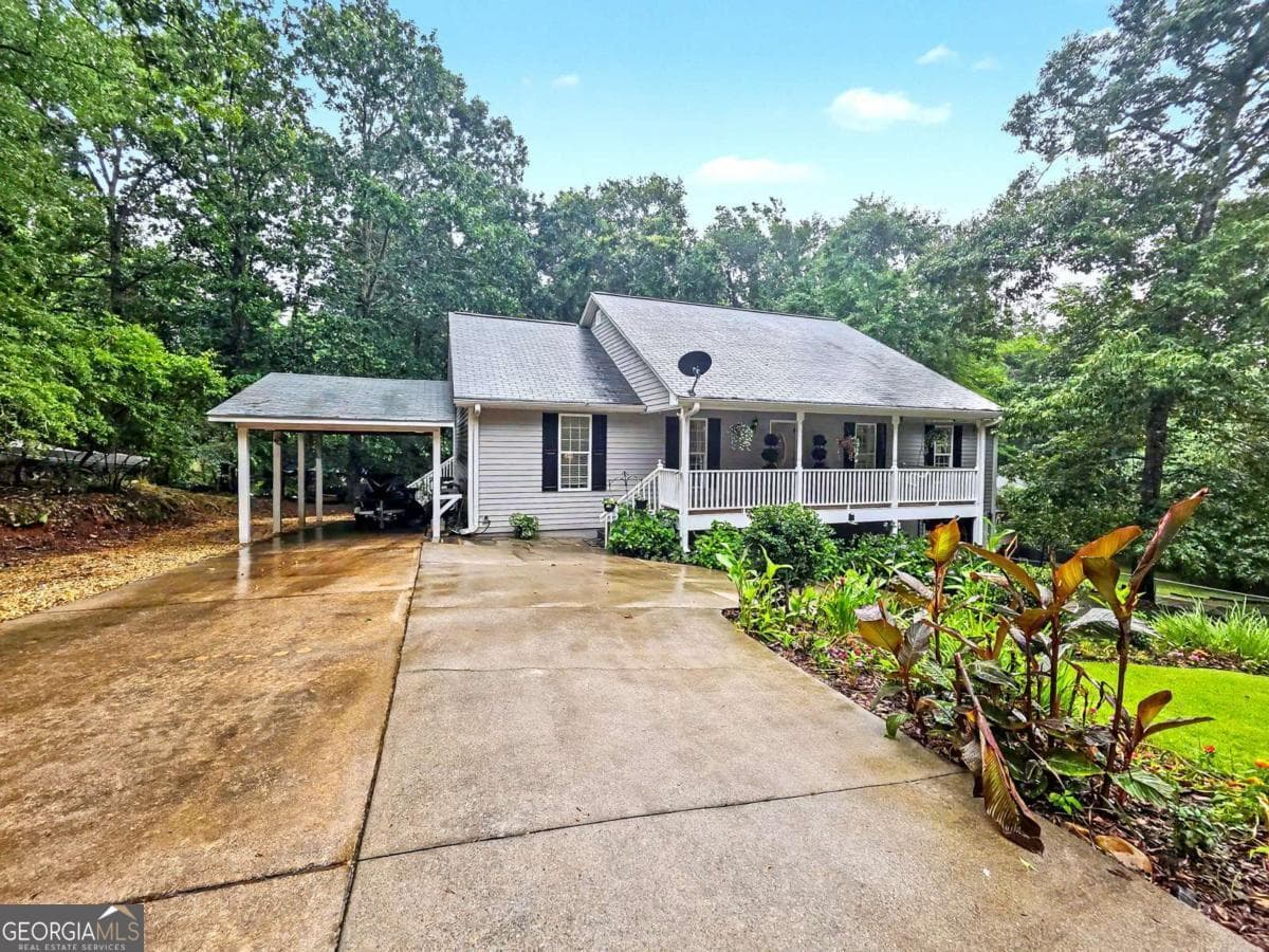 4 bedroom, 3 bathroom, 2,350 sq ft single family residence for sale at 7815 Dogwood Trail, Murrayville, GA 30564 — photo 4