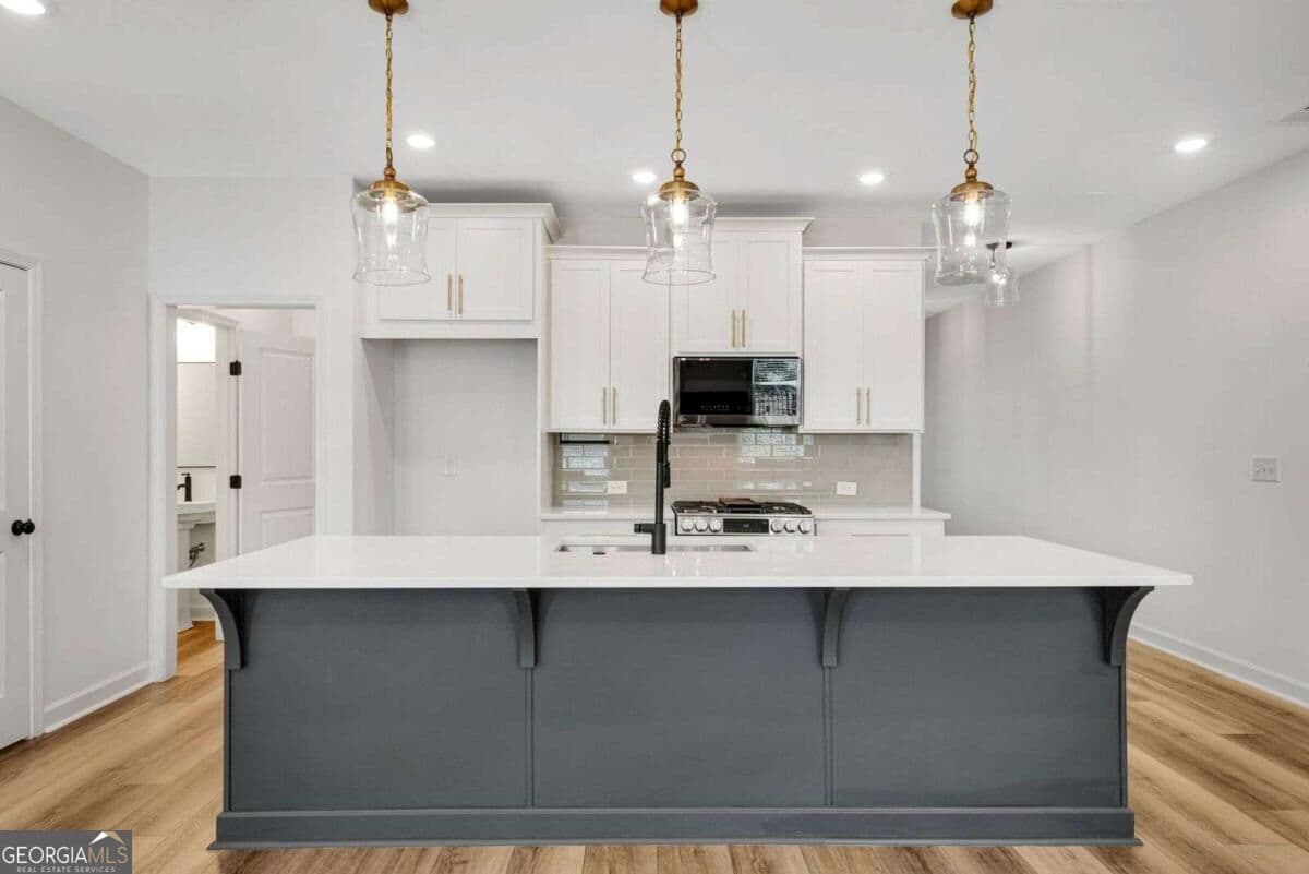 3 bedroom, 2.5 bathroom, 1,852 sq ft townhouse for sale at 1251 Willamette Way, Marietta, GA 30008 — photo 6