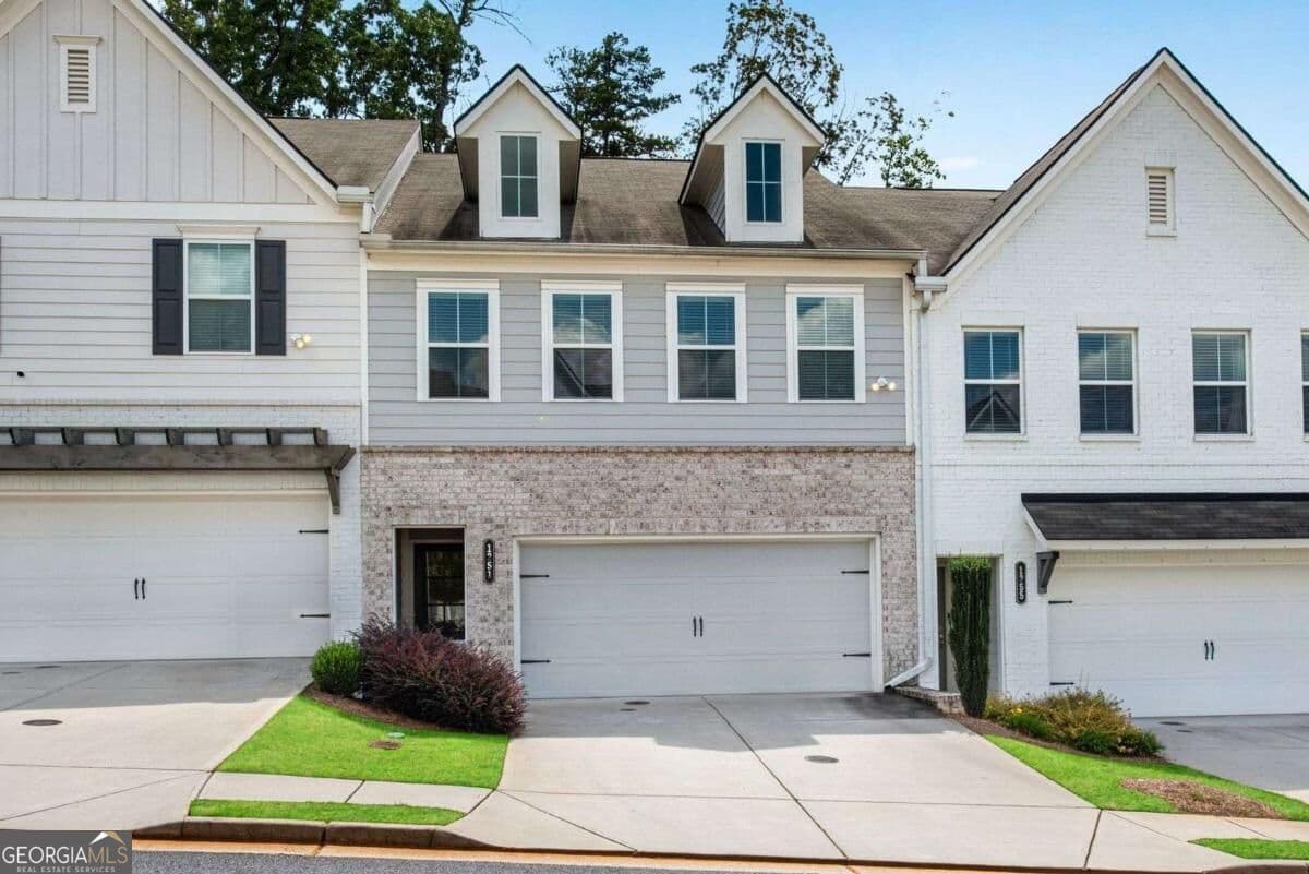3 bedroom, 2.5 bathroom, 1,852 sq ft townhouse for sale at 1251 Willamette Way, Marietta, GA 30008 — photo 1 of 40