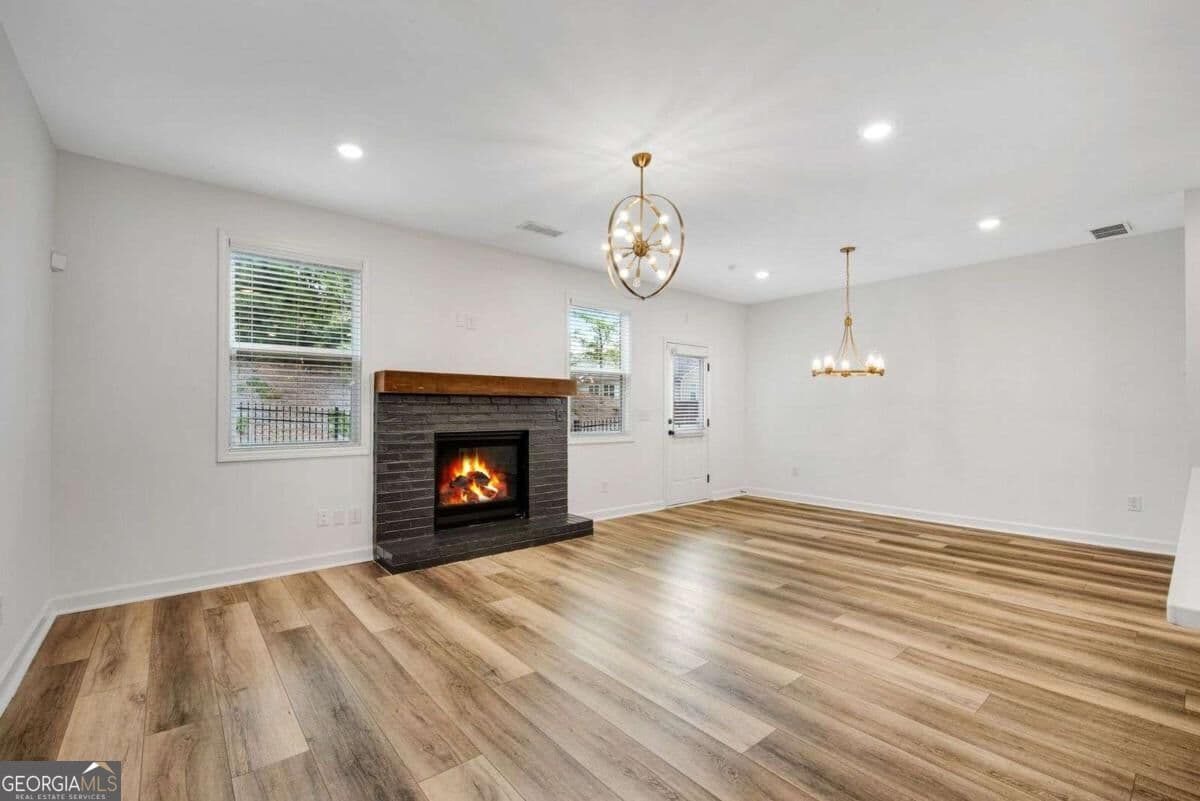 3 bedroom, 2.5 bathroom, 1,852 sq ft townhouse for sale at 1251 Willamette Way, Marietta, GA 30008 — photo 8
