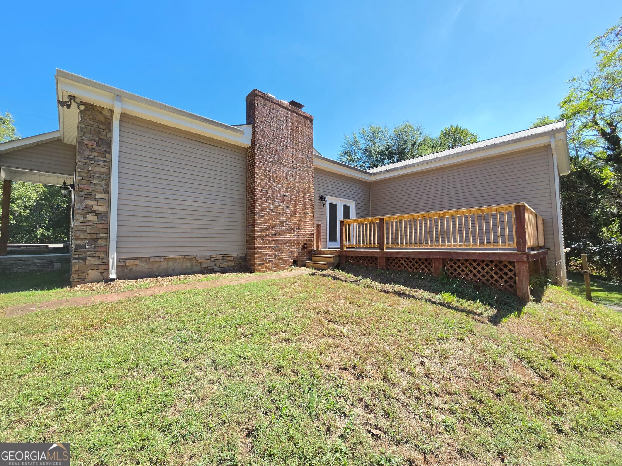 3 bedroom, 2 bathroom, 2,160 sq ft single family residence for sale at 570 Baldwin Falls Road, Baldwin, GA 30511 — photo 5