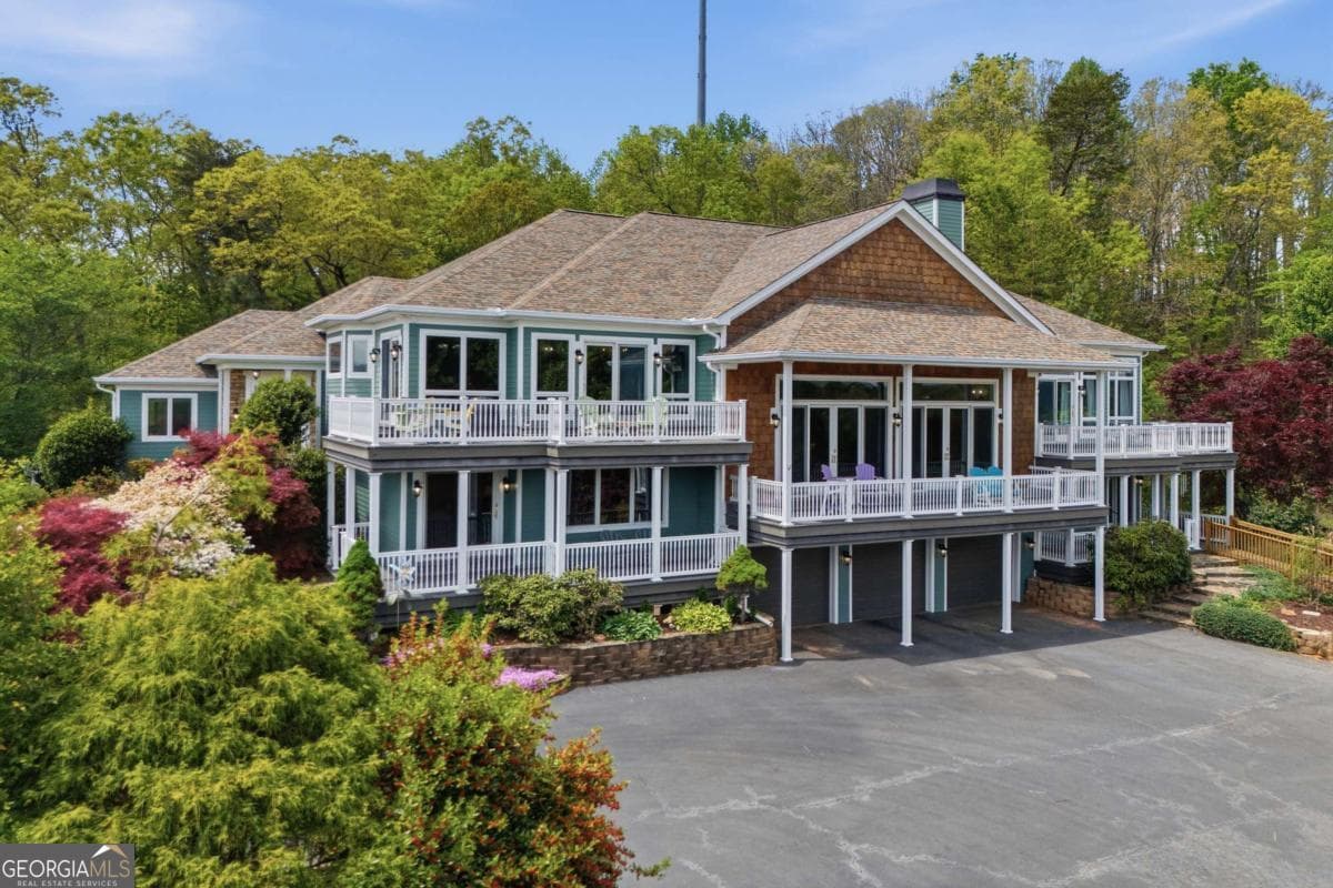 4 bedroom, 4 bathroom, 8,734 sq ft single family residence for sale at 1526 Cedar View Lane, Hiawassee, GA 30546 — photo 6