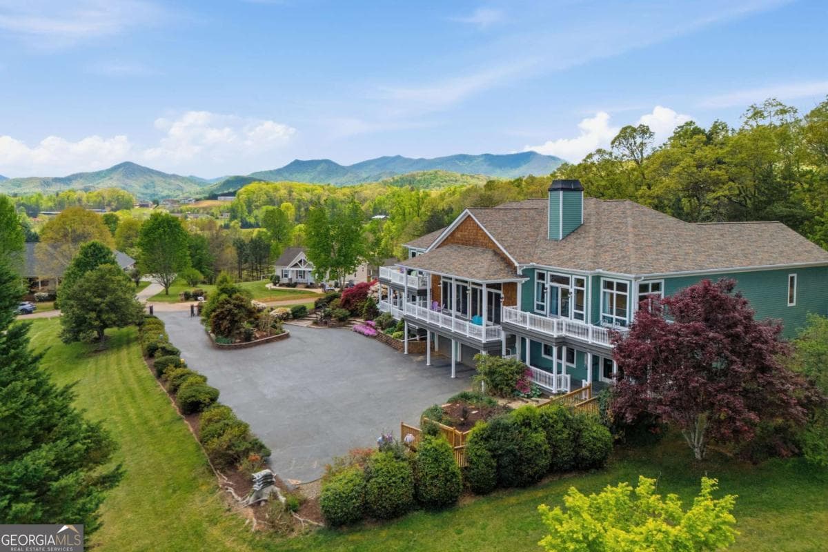 4 bedroom, 4 bathroom, 8,734 sq ft single family residence for sale at 1526 Cedar View Lane, Hiawassee, GA 30546 — photo 5