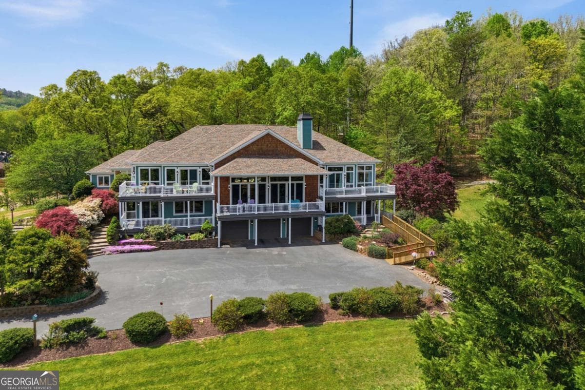 4 bedroom, 4 bathroom, 8,734 sq ft single family residence for sale at 1526 Cedar View Lane, Hiawassee, GA 30546 — photo 4