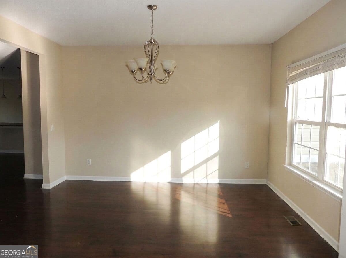 5 bedroom, 3 bathroom, 3,044 sq ft single family residence for sale at 1321 Windrow Drive, Hinesville, GA 31313 — photo 4