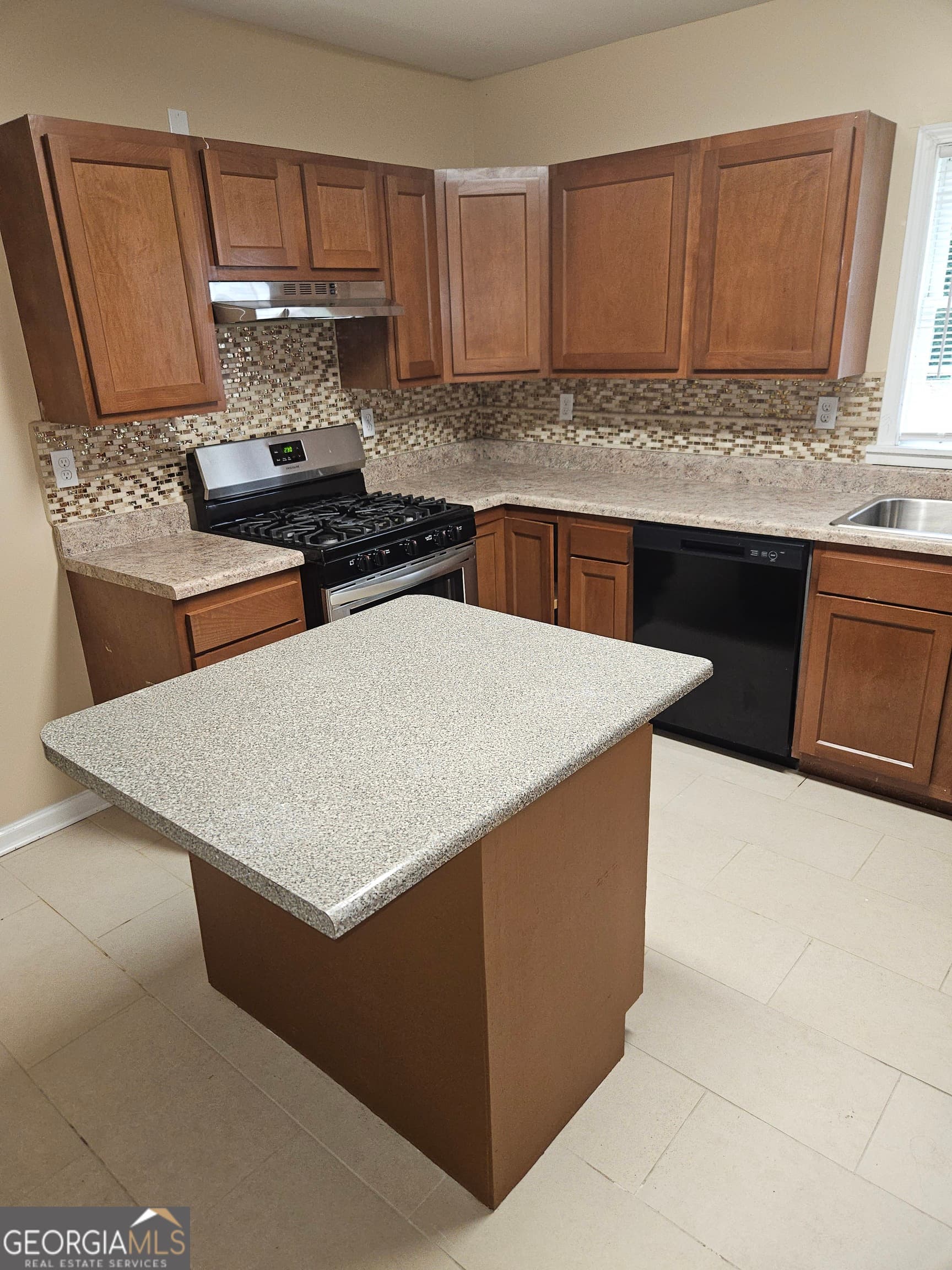 3 bedroom, 1.5 bathroom, 1,380 sq ft single family residence for rent at 3202 Benjamin E Mays Drive, Atlanta, GA 30311 for $2,050 a month — photo 6