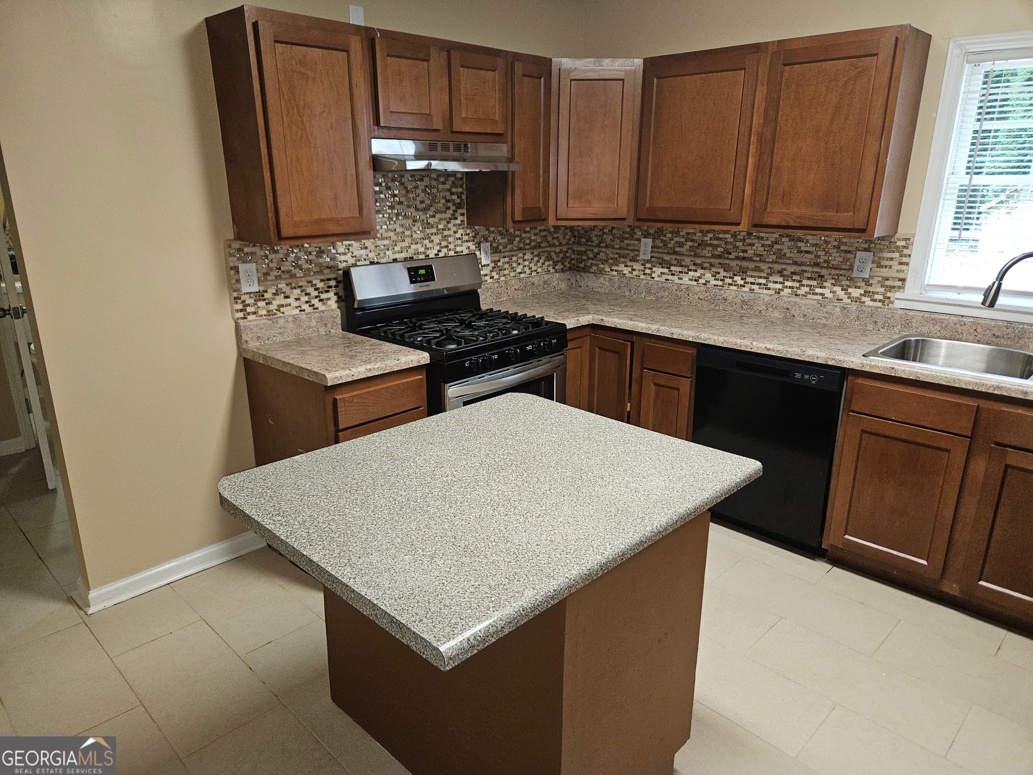 3 bedroom, 1.5 bathroom, 1,380 sq ft single family residence for rent at 3202 Benjamin E Mays Drive, Atlanta, GA 30311 for $2,050 a month — photo 9