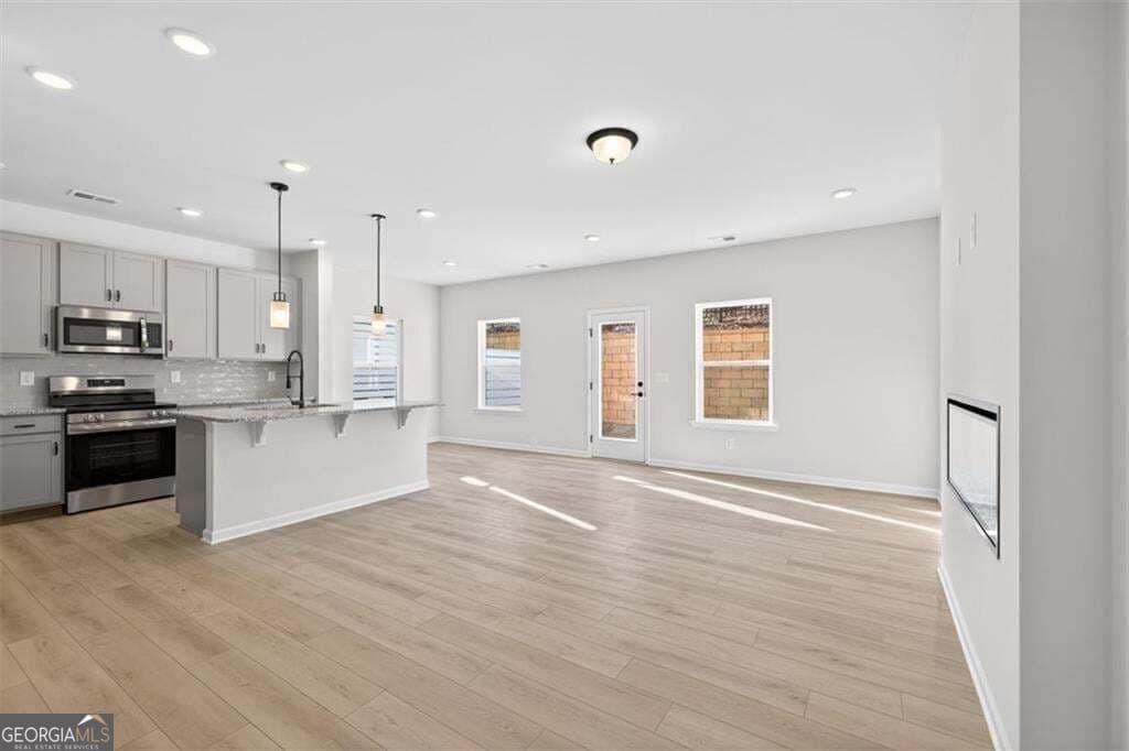 3 bedroom, 2.5 bathroom, 1,807 sq ft townhouse for sale at 21 Bonsai Way 193, Cartersville, GA 30121 — photo 3