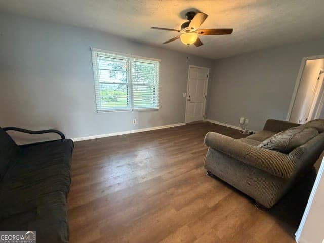 3 bedroom, 2.5 bathroom, 1,599 sq ft single family residence for sale at 815 E Edwards Street, Mount Vernon, GA 30445 — photo 9