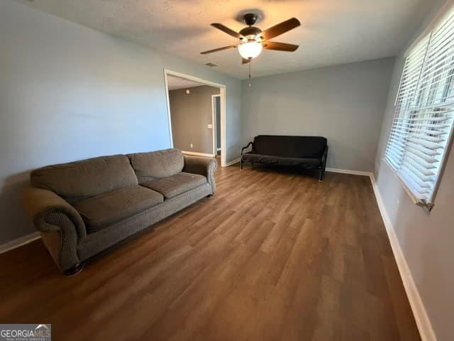 3 bedroom, 2.5 bathroom, 1,599 sq ft single family residence for sale at 815 E Edwards Street, Mount Vernon, GA 30445 — photo 10