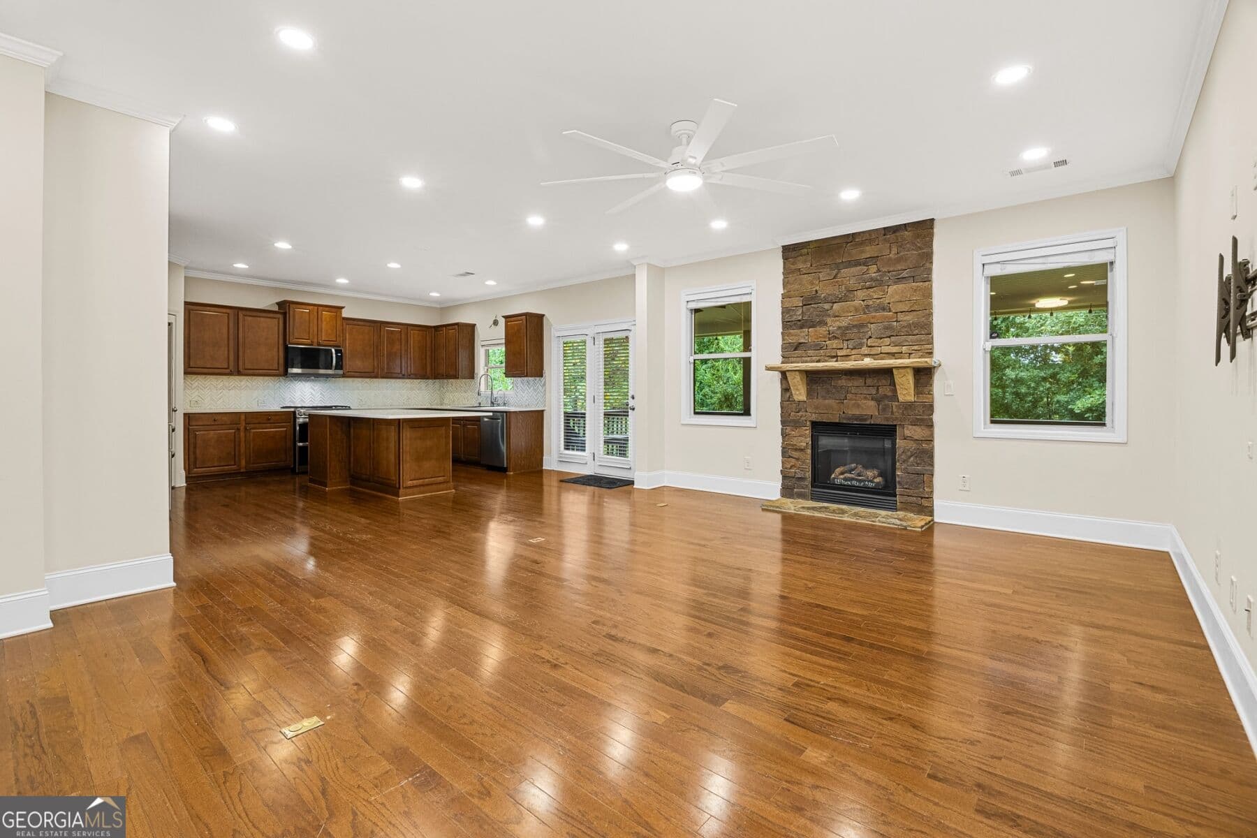 7 bedroom, 4 bathroom, 4,259 sq ft single family residence for rent at 560 Nichols View Way, Suwanee, GA 30024 for $3,595 a month — photo 5