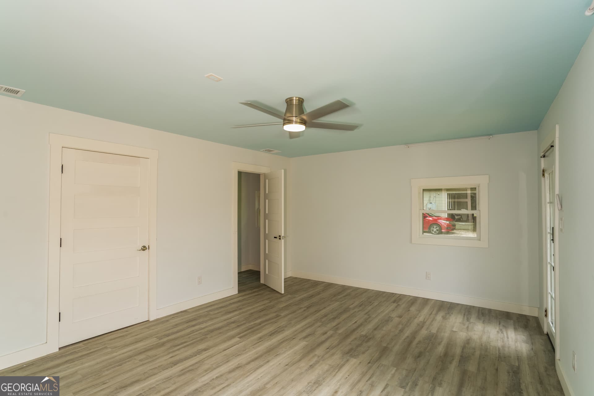 4 bedroom, 2 bathroom, 1,713 sq ft single family residence for sale at 5213 Dillon Avenue, Savannah, GA 31405 — photo 10