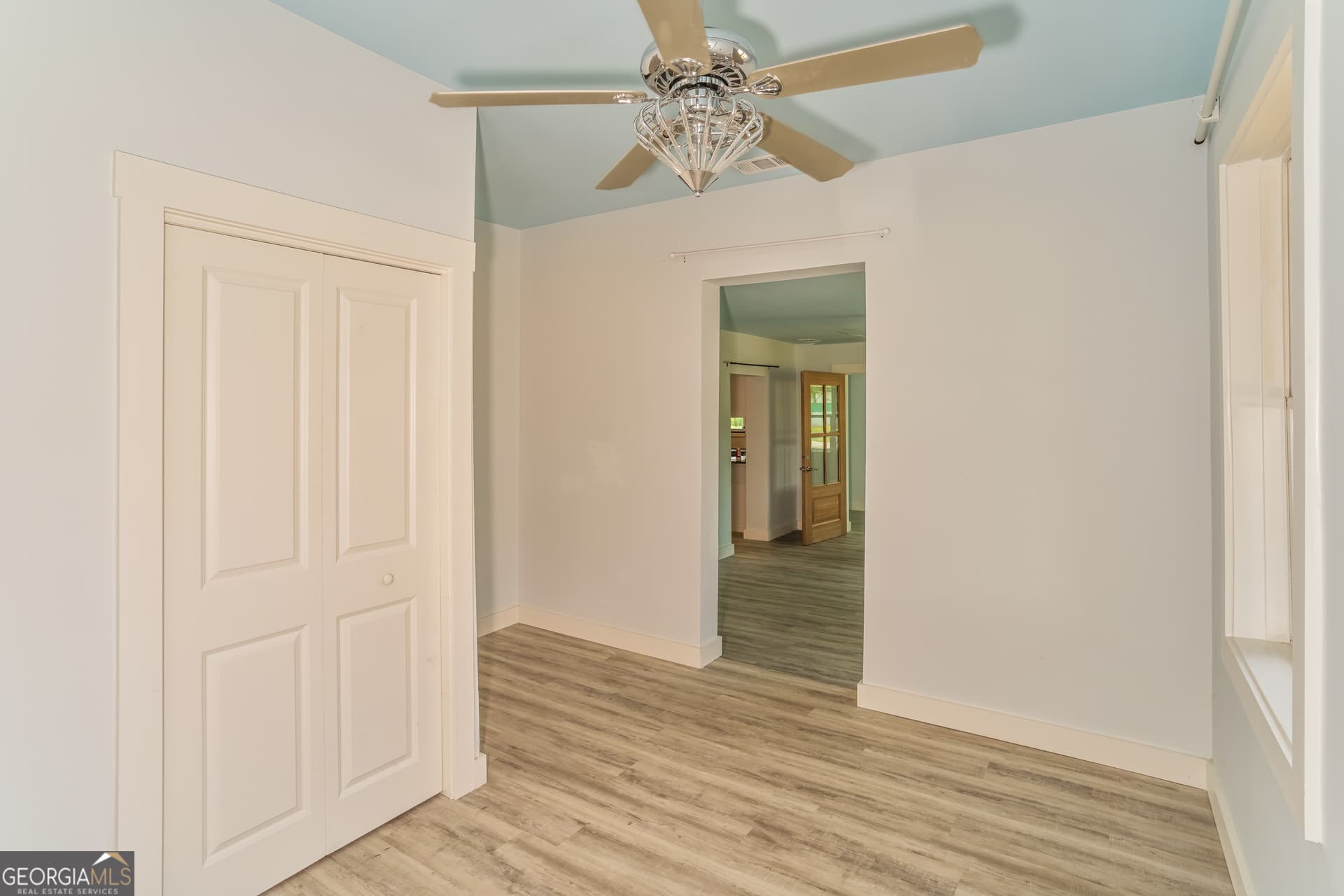 4 bedroom, 2 bathroom, 1,713 sq ft single family residence for sale at 5213 Dillon Avenue, Savannah, GA 31405 — photo 4