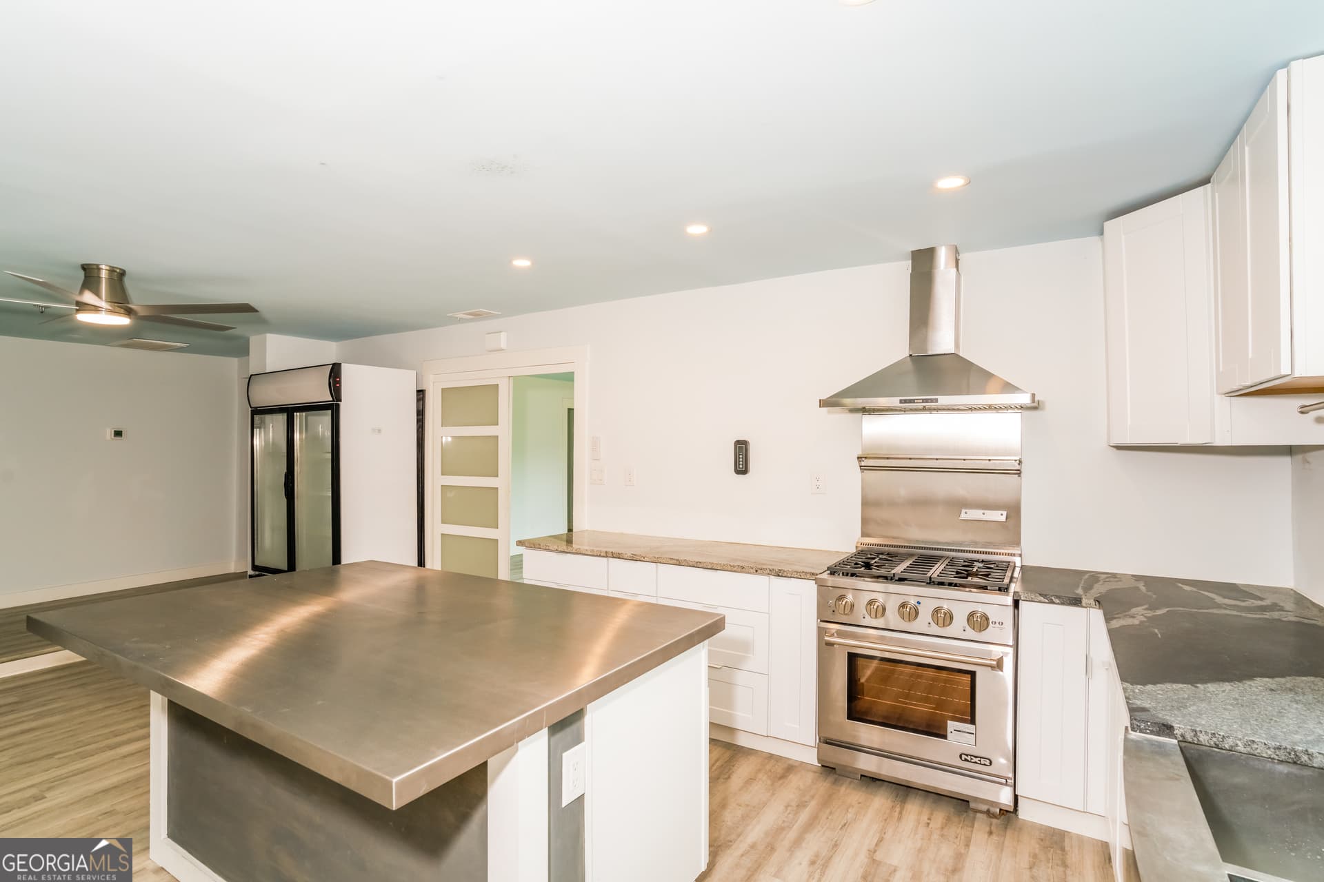 4 bedroom, 2 bathroom, 1,713 sq ft single family residence for sale at 5213 Dillon Avenue, Savannah, GA 31405 — photo 8