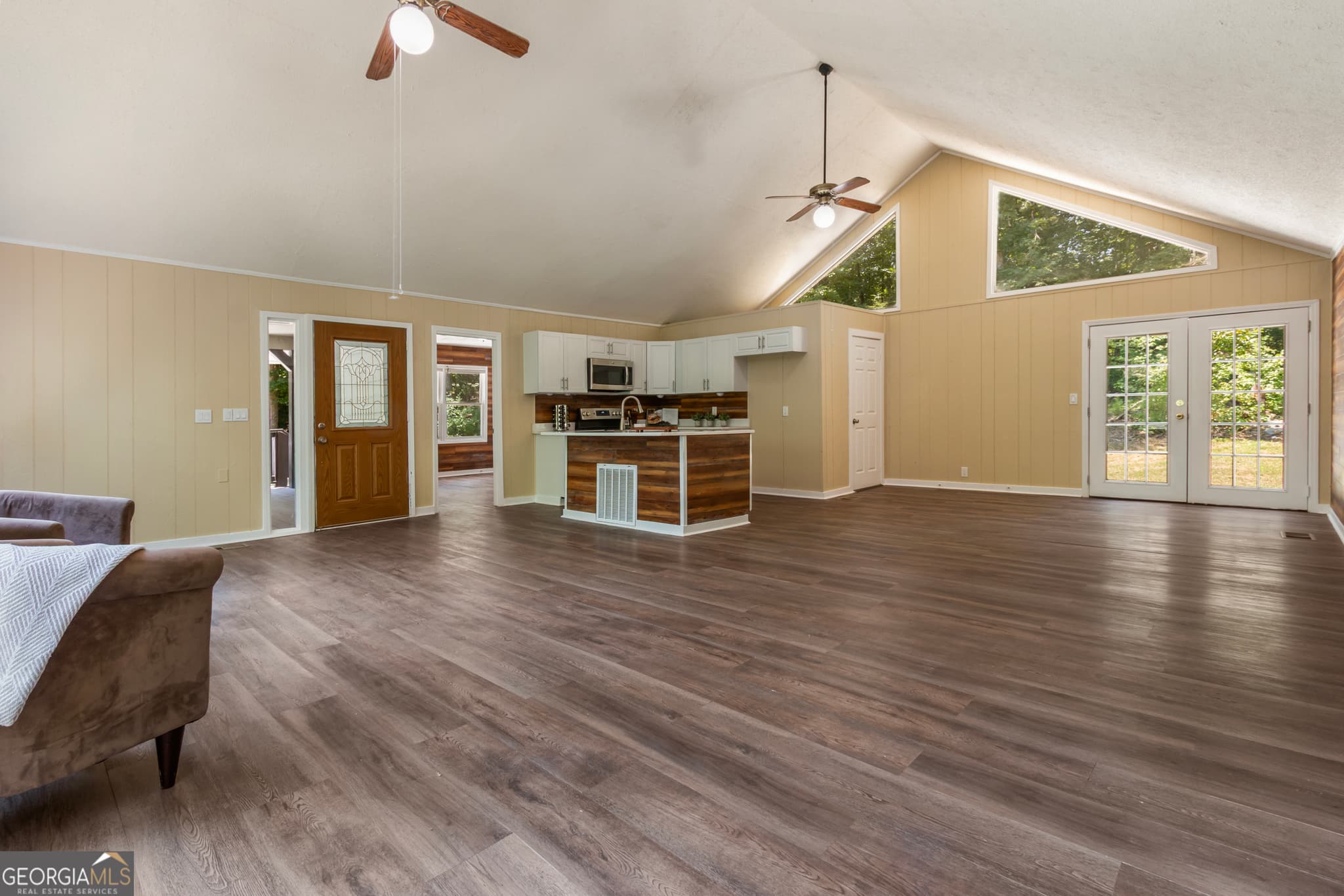 3 bedroom, 2 bathroom, 1,290 sq ft single family residence for sale at 1194 Booger Hollow Road, Lindale, GA 30147 — photo 5