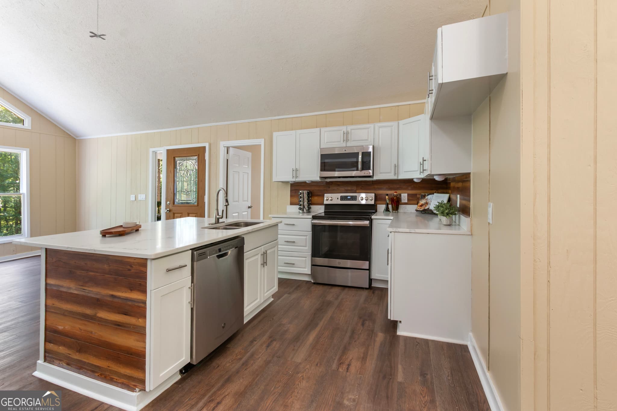 3 bedroom, 2 bathroom, 1,290 sq ft single family residence for sale at 1194 Booger Hollow Road, Lindale, GA 30147 — photo 10