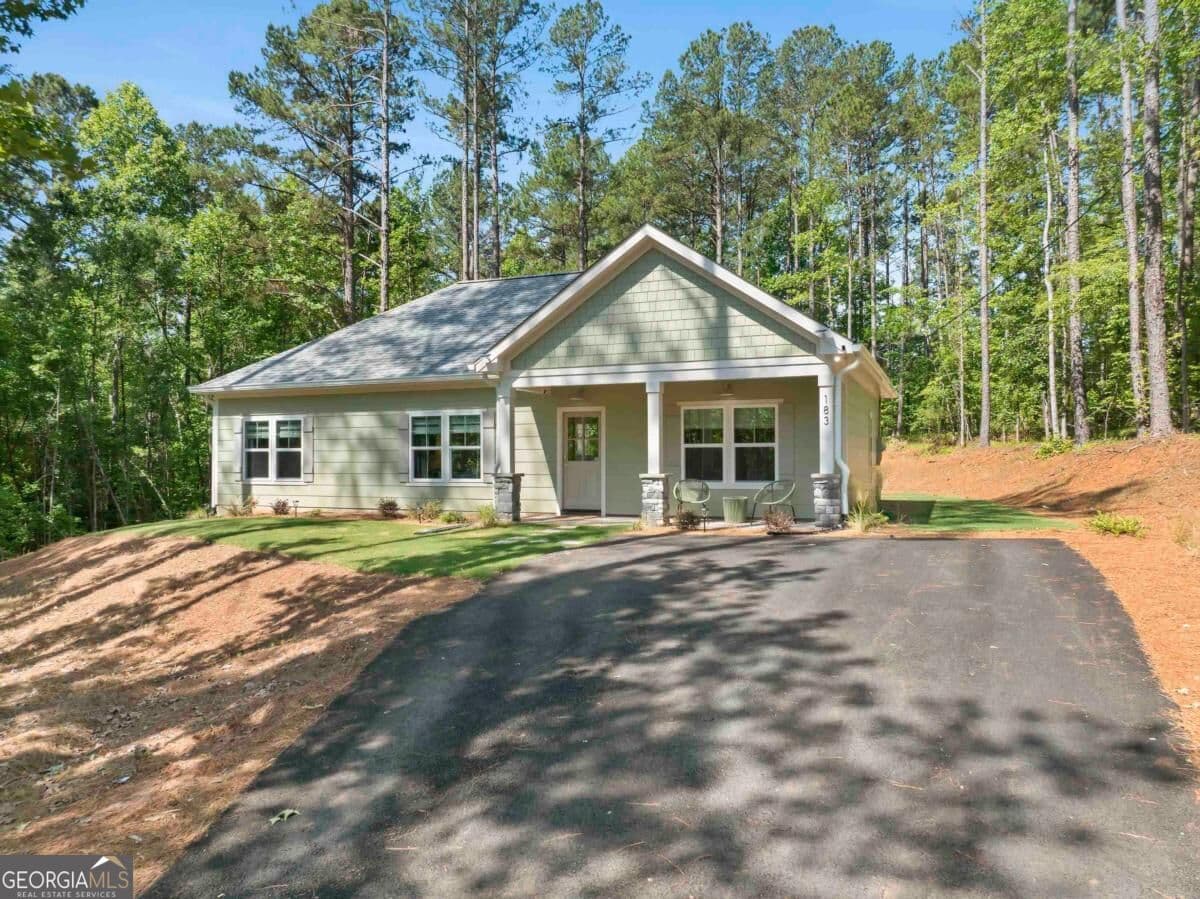 3 bedroom, 2 bathroom, 1,450 sq ft single family residence for rent at 183 Crooked Creek B Drive, Eatonton, GA 31024 for $2,650 a month
