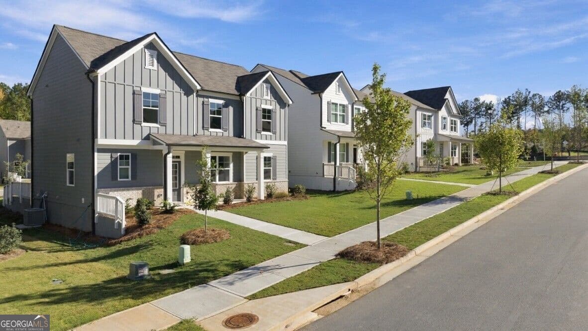4 bedroom, 2.5 bathroom, 2,432 sq ft single family residence for sale at 79 King Village, Braselton, GA 30517 — photo 2