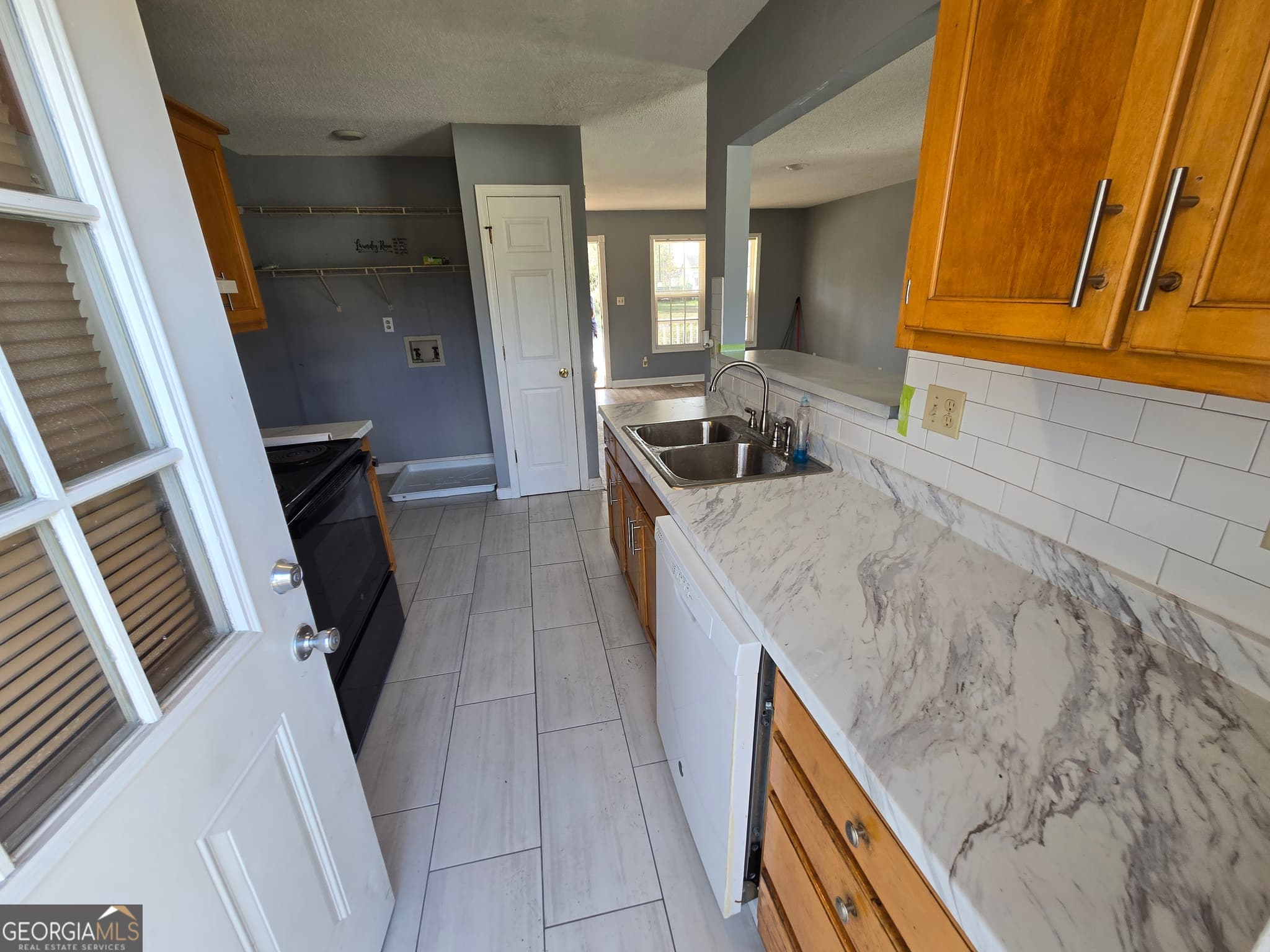 3 bedroom, 2 bathroom single family residence for rent at 629 Hanson Street, Macon, GA 31206 for $1,500 a month — photo 6