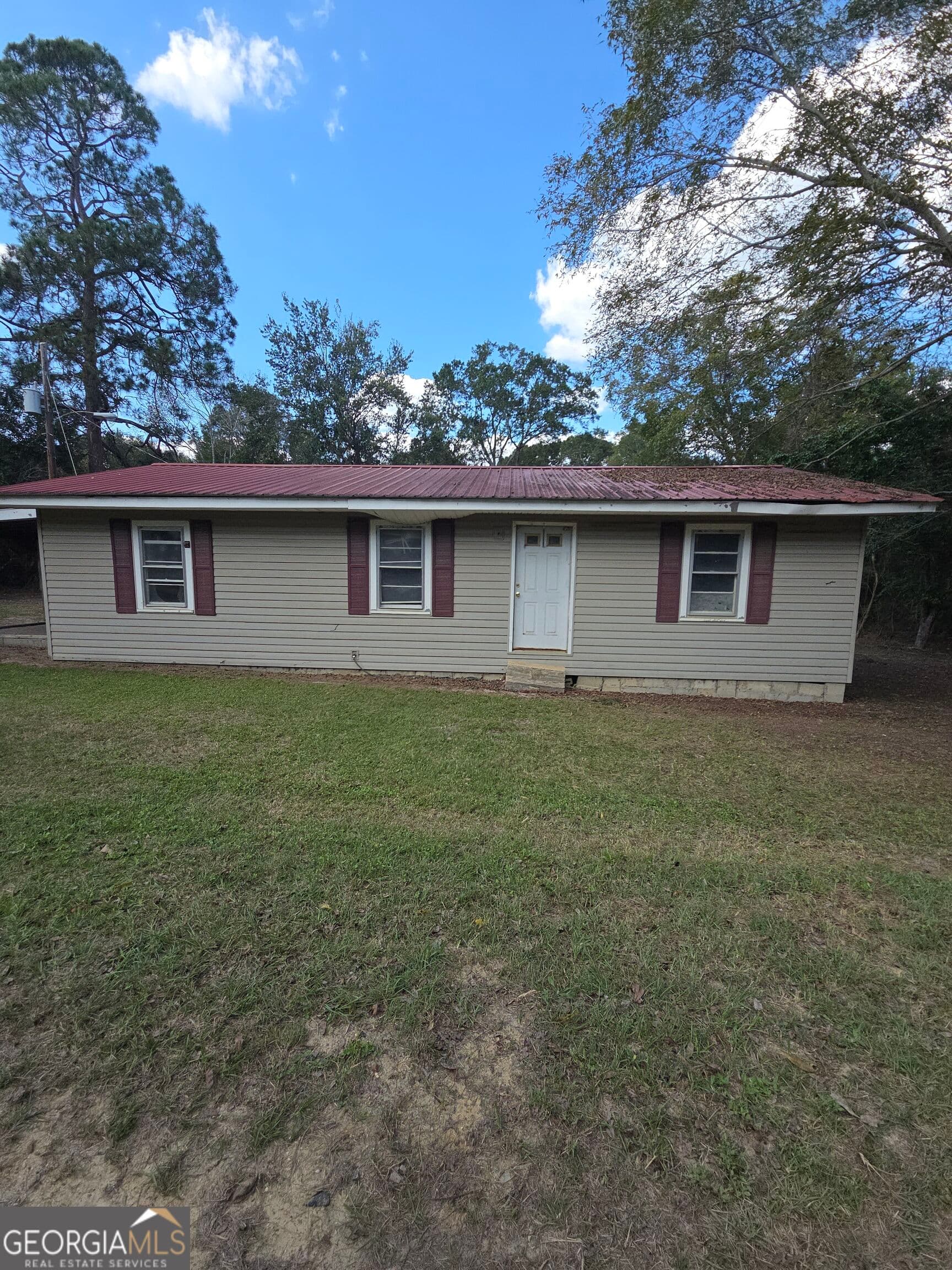 2 bedroom, 1 bathroom, 1,152 sq ft single family residence for sale at 6005 Dixon Street, Eastman, GA 31023