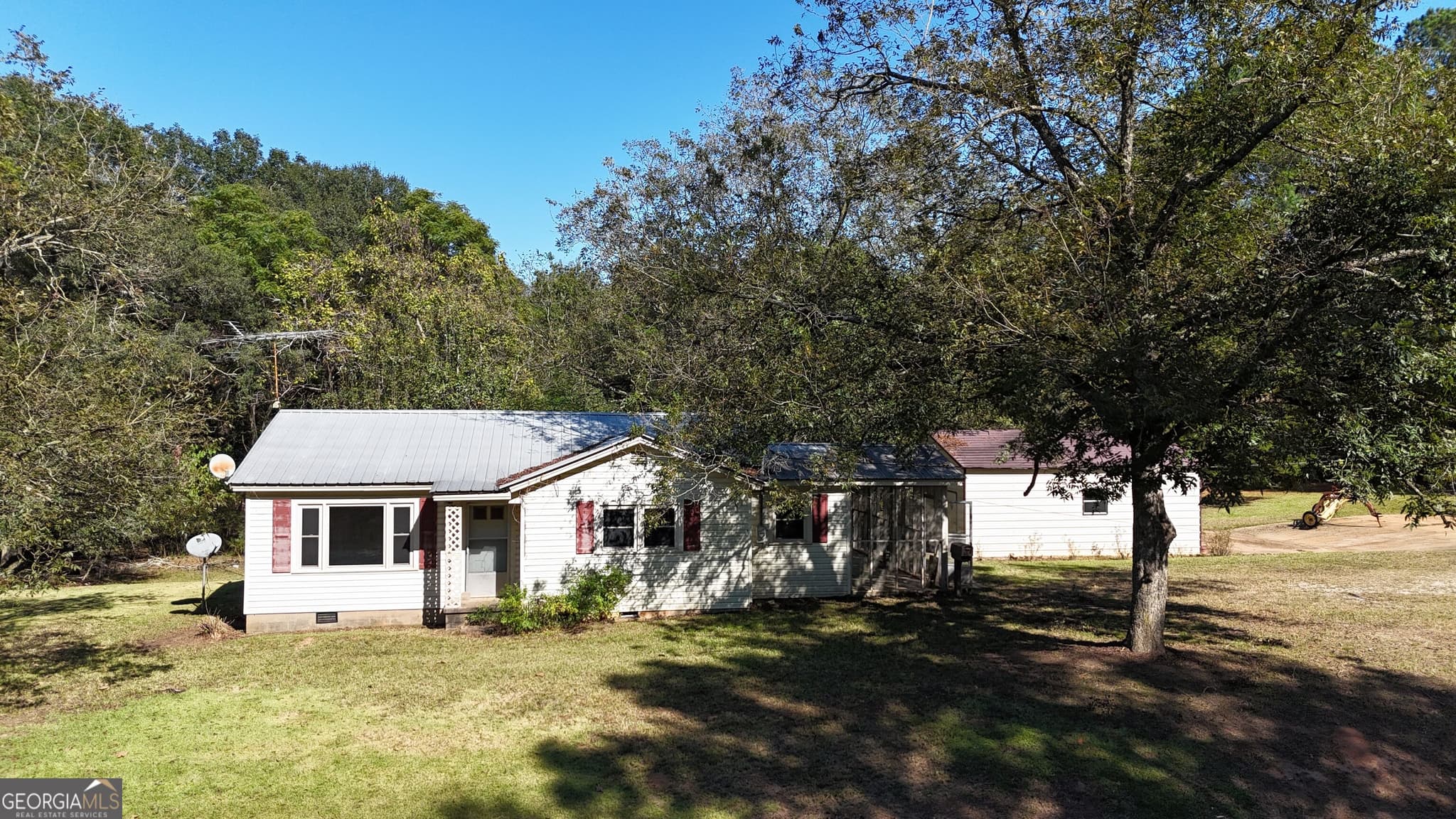 2 bedroom, 1 bathroom, 1,019 sq ft single family residence for sale at 1824 Highway 172, Bowman, GA 30624 — photo 2