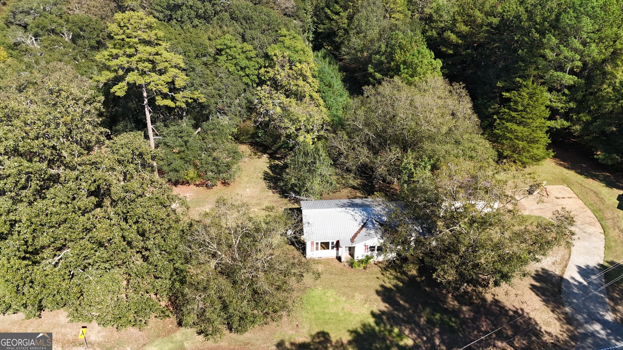 2 bedroom, 1 bathroom, 1,019 sq ft single family residence for sale at 1824 Highway 172, Bowman, GA 30624 — photo 3