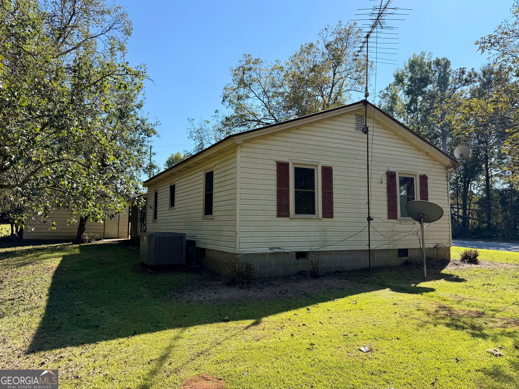 2 bedroom, 1 bathroom, 1,019 sq ft single family residence for sale at 1824 Highway 172, Bowman, GA 30624 — photo 10