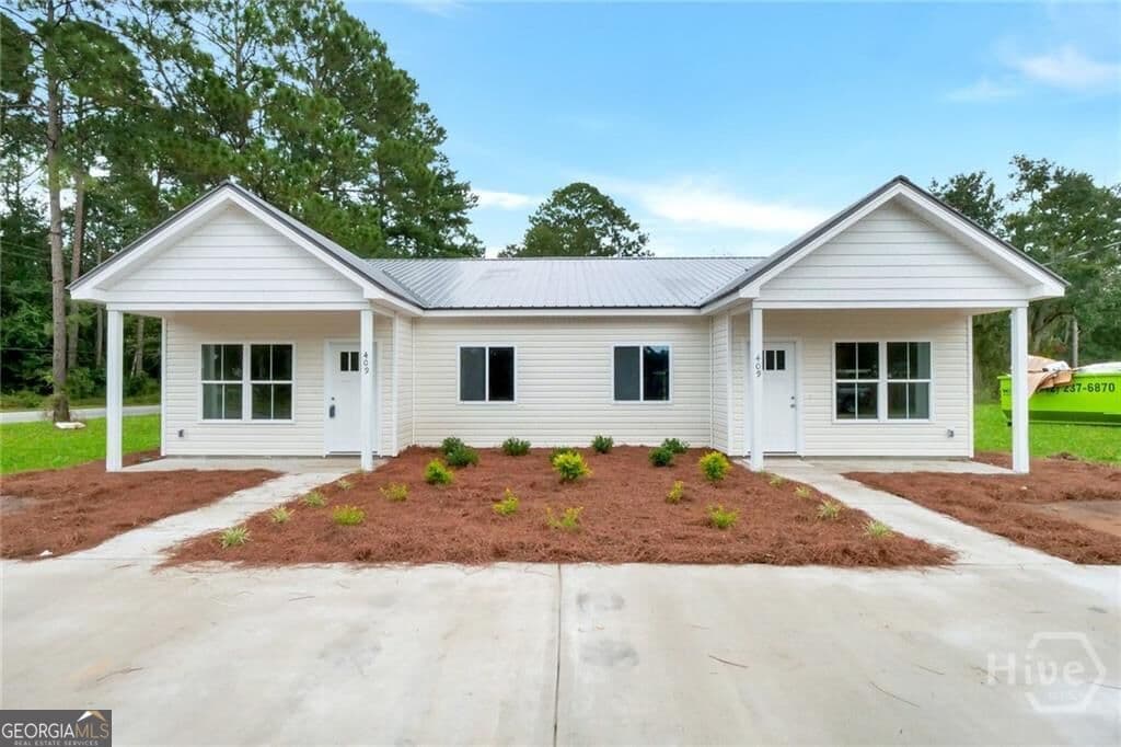 6 bedroom, 4 bathroom, 2,392 sq ft mixed use for sale at 728 Talmadge Road LOT 7, Allenhurst, GA 31301
