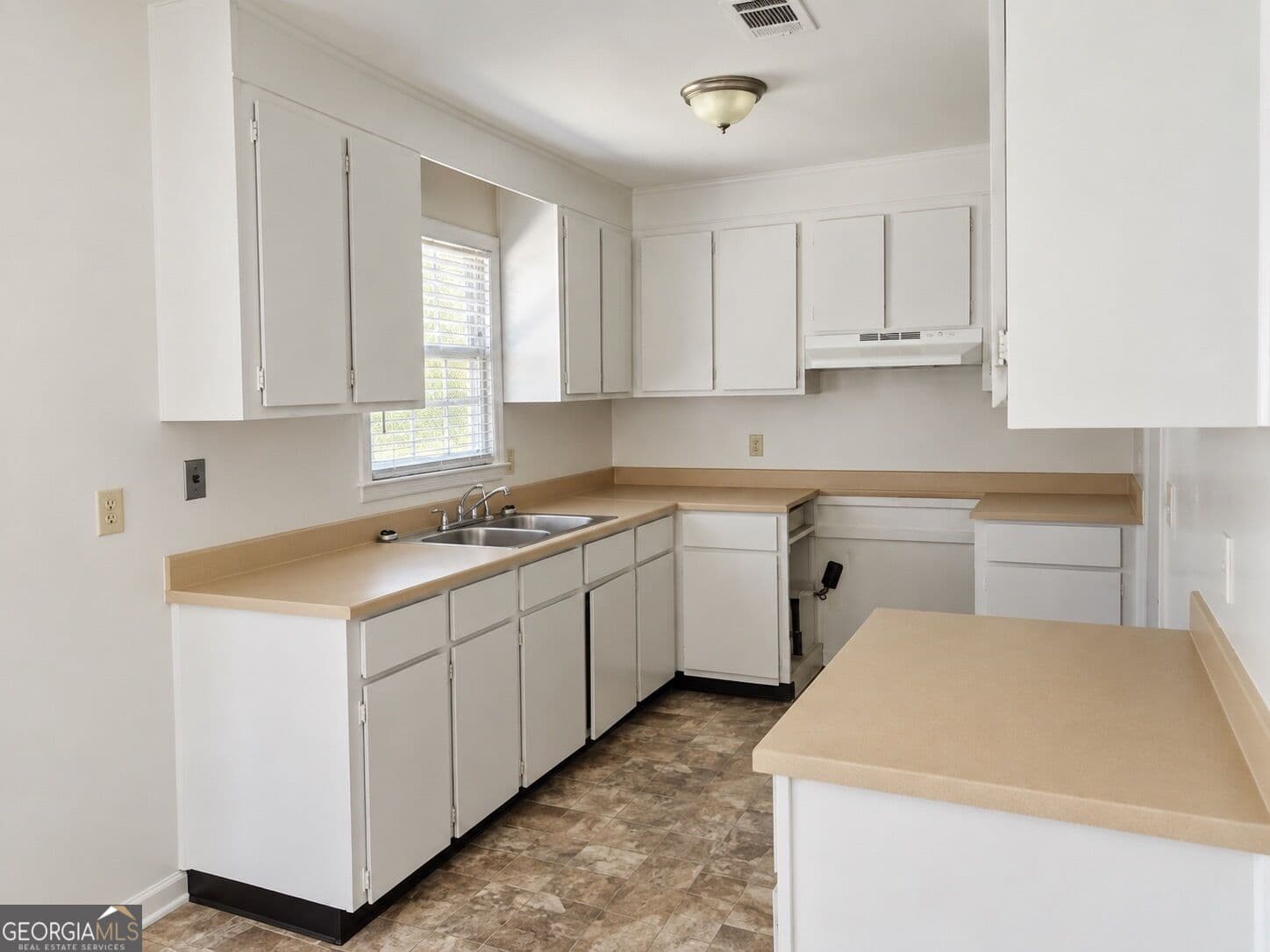 multi family for sale at 303 Utah Avenue, Warner Robins, GA 31093 — photo 3