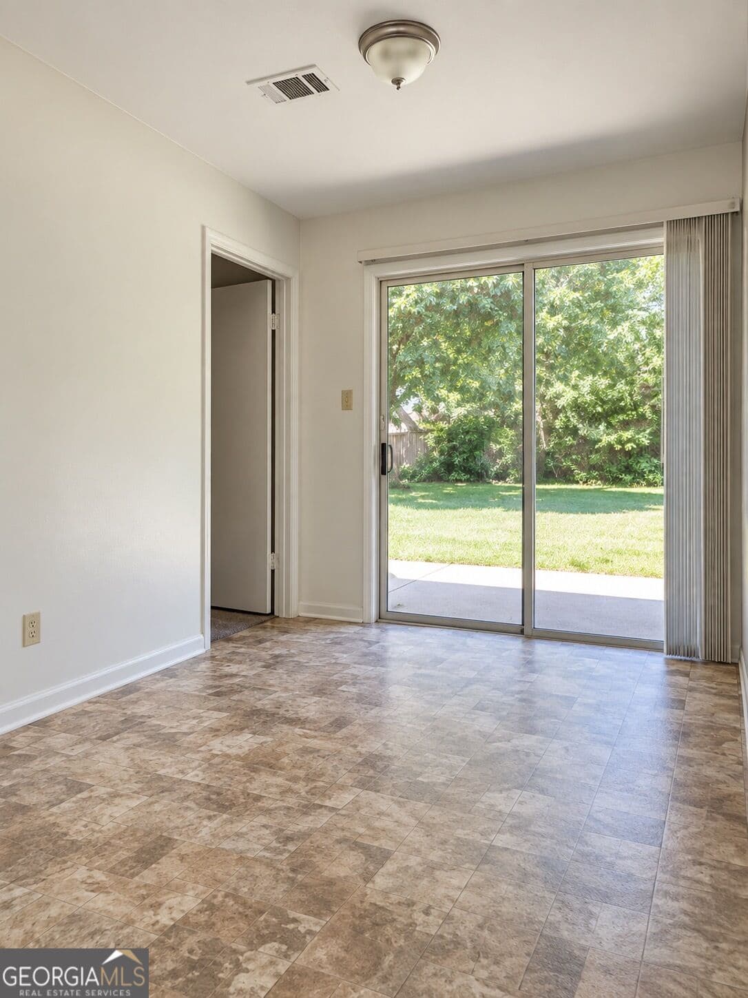 multi family for sale at 303 Utah Avenue, Warner Robins, GA 31093 — photo 5