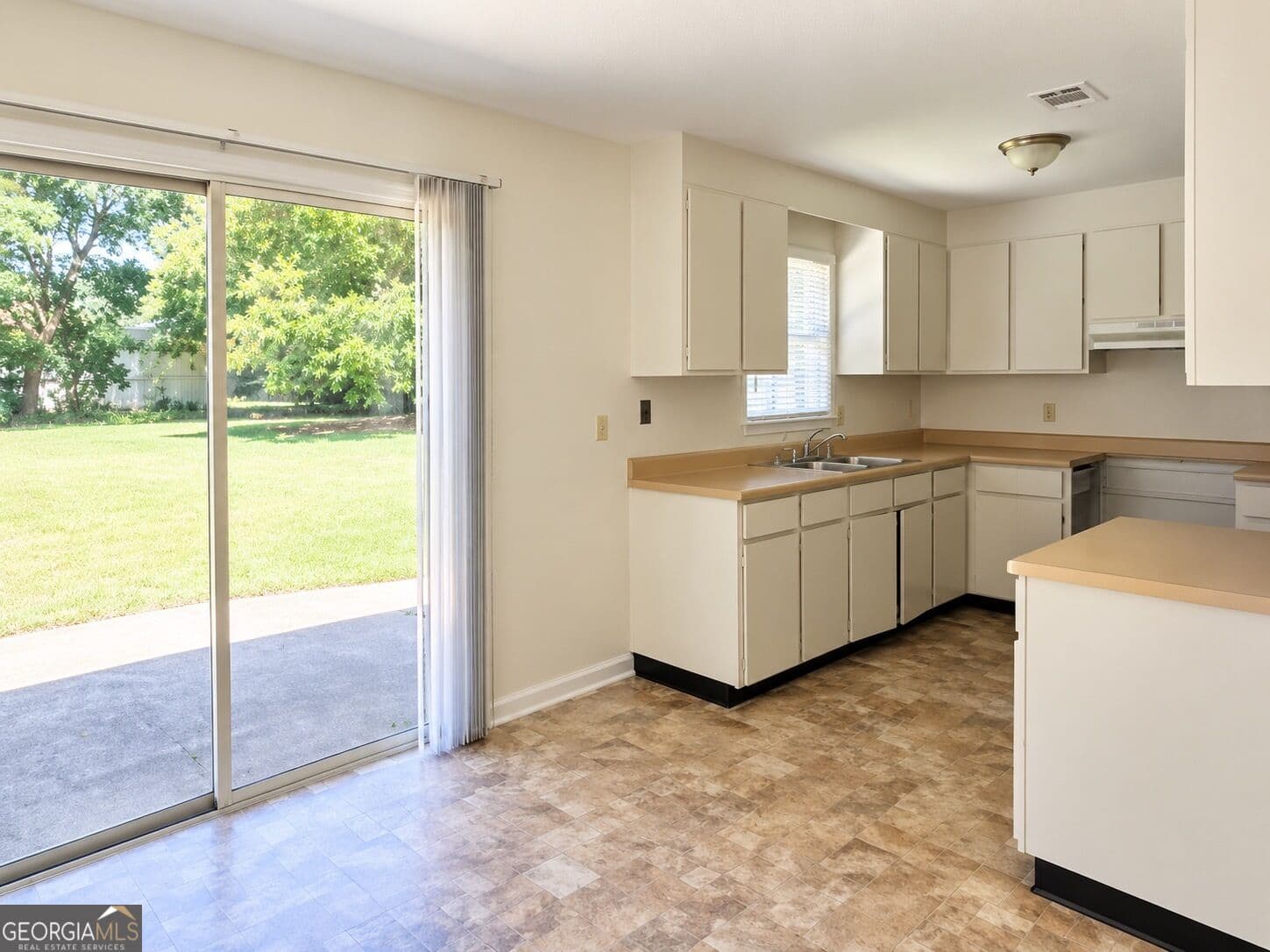 multi family for sale at 303 Utah Avenue, Warner Robins, GA 31093 — photo 4