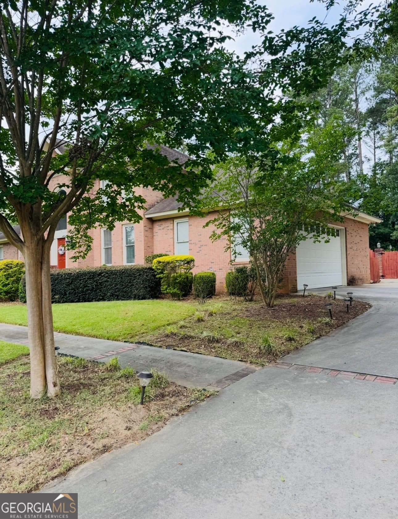 5 bedroom, 3.5 bathroom, 4,037 sq ft single family residence for sale at 128 Cedar Creek Drive, Dublin, GA 31021 — photo 5