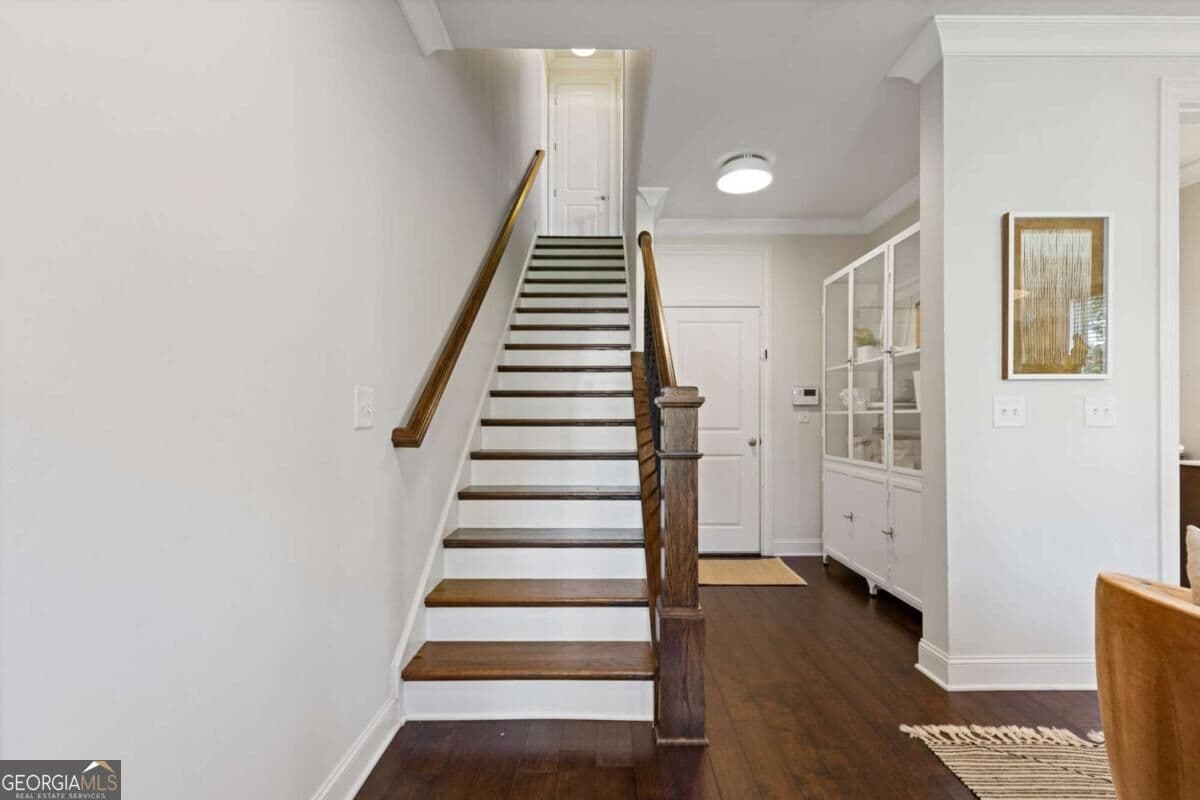 3 bedroom, 3.5 bathroom, 2,128 sq ft townhouse for sale at 6044 Lucas Street, Norcross, GA 30071 — photo 3
