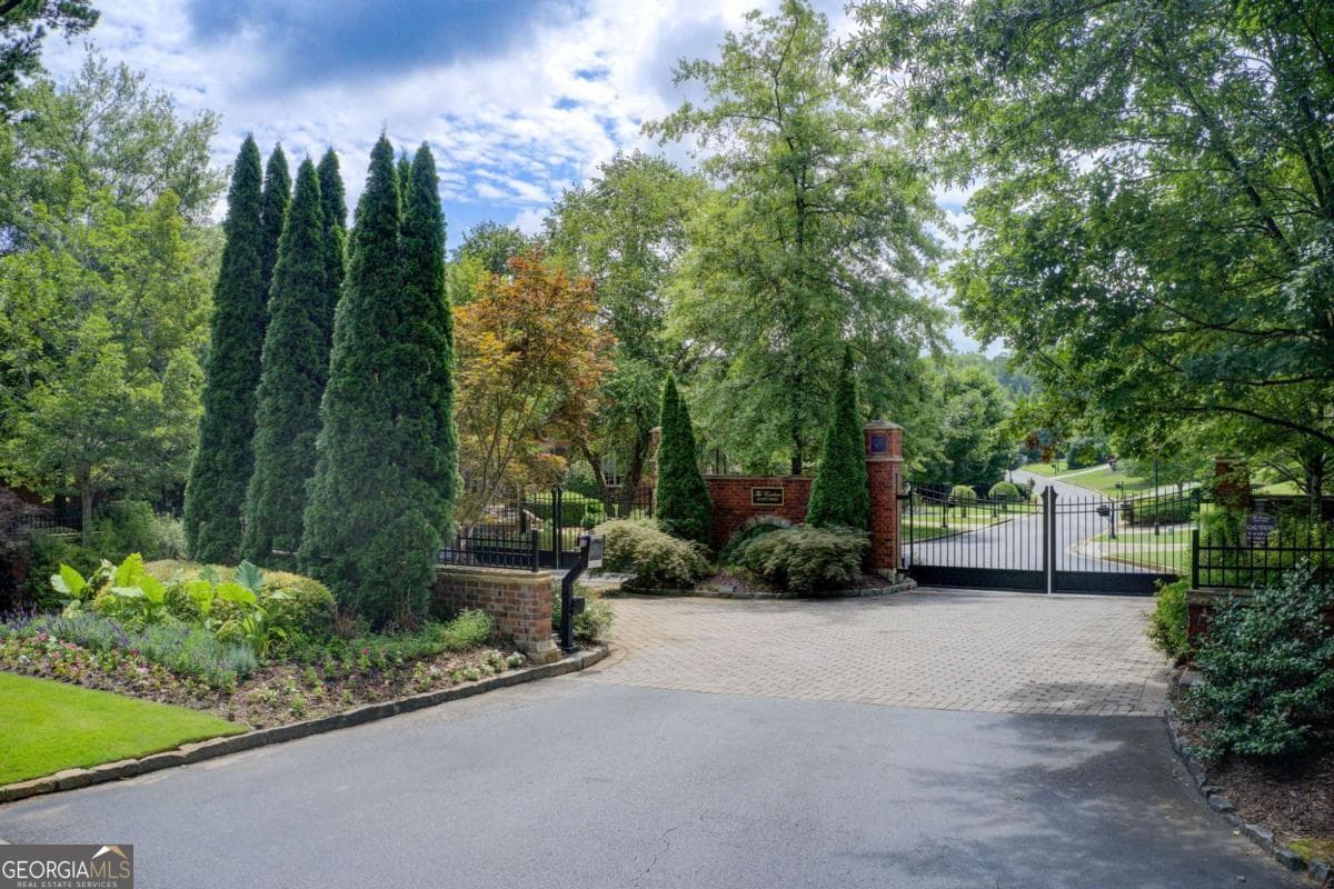 residential lot for sale at 3869 Teesdale Court, Sandy Springs, GA 30350 — photo 1 of 15