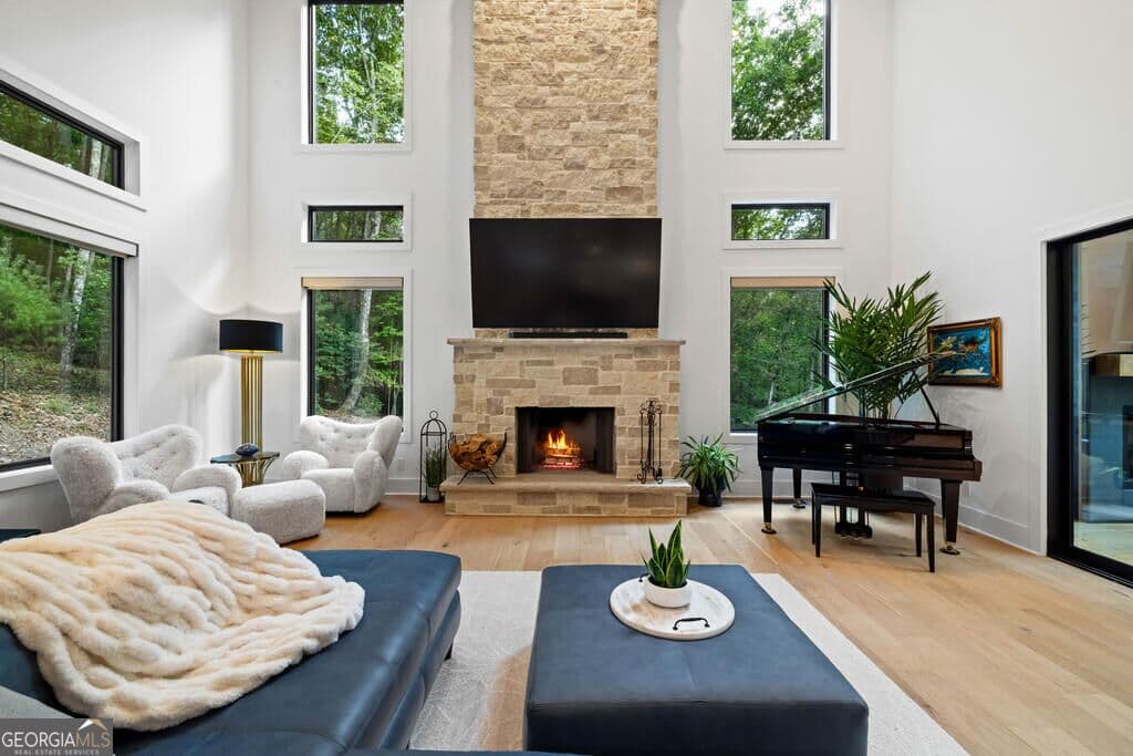 4 bedroom, 4 bathroom, 4,380 sq ft single family residence for sale at 63 Laurel Trace, Blue Ridge, GA 30513 — photo 2