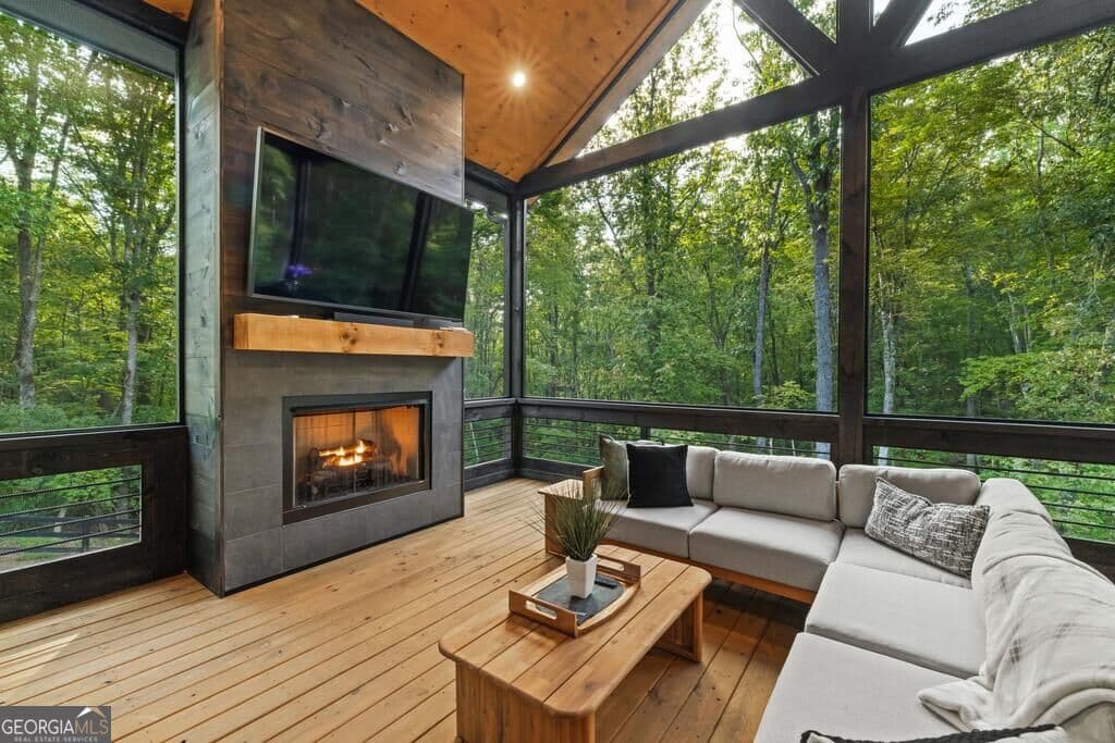 4 bedroom, 4 bathroom, 4,380 sq ft single family residence for sale at 63 Laurel Trace, Blue Ridge, GA 30513 — photo 4
