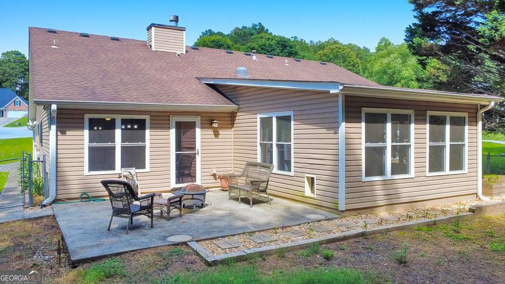 3 bedroom, 2 bathroom, 2,546 sq ft single family residence for sale at 2231 Fort Martin Way, Lawrenceville, GA 30045 — photo 7