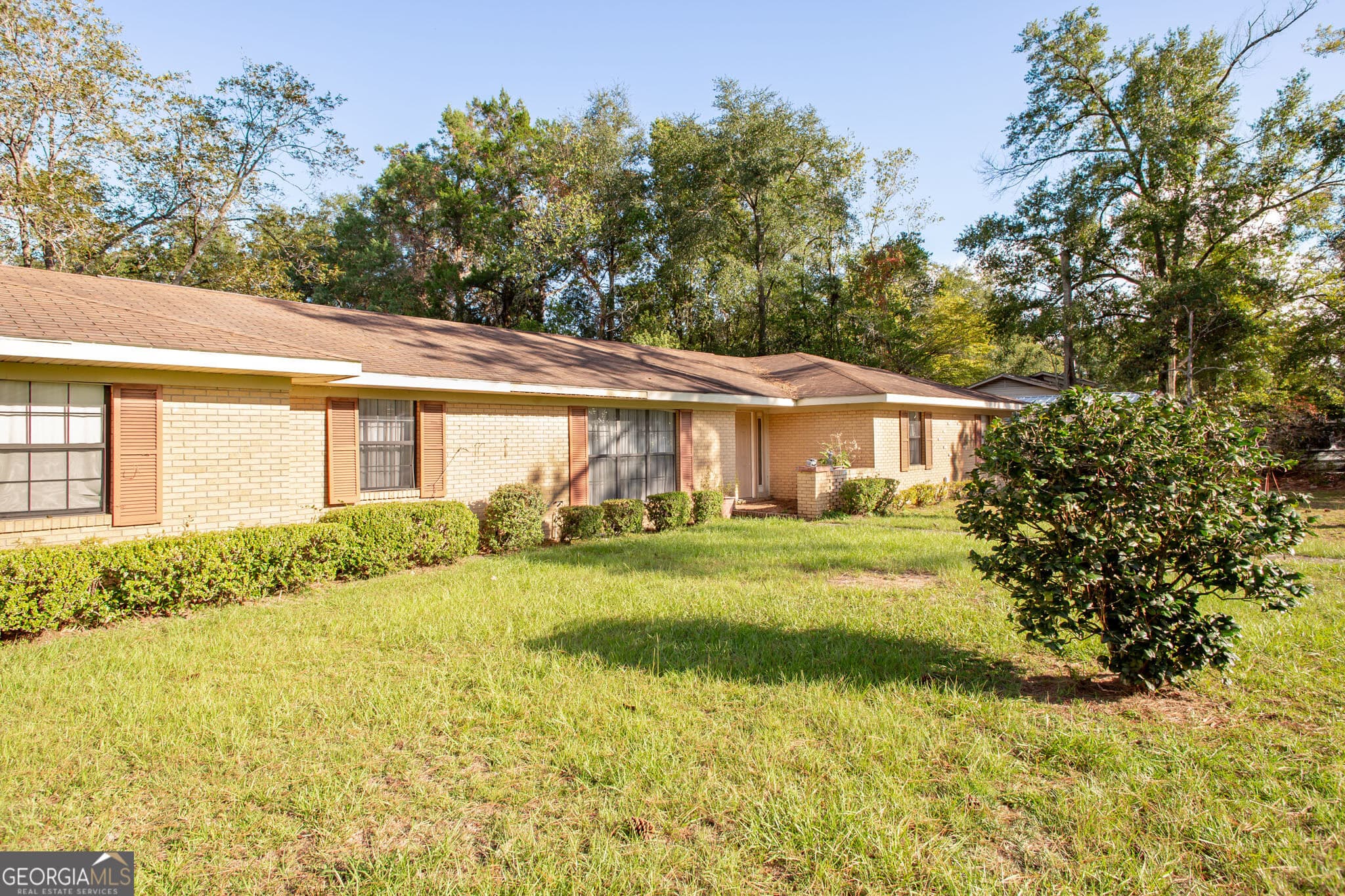 4 bedroom, 2.5 bathroom, 2,930 sq ft single family residence for sale at 1402 Toomer Street, Waycross, GA 31501 — photo 2