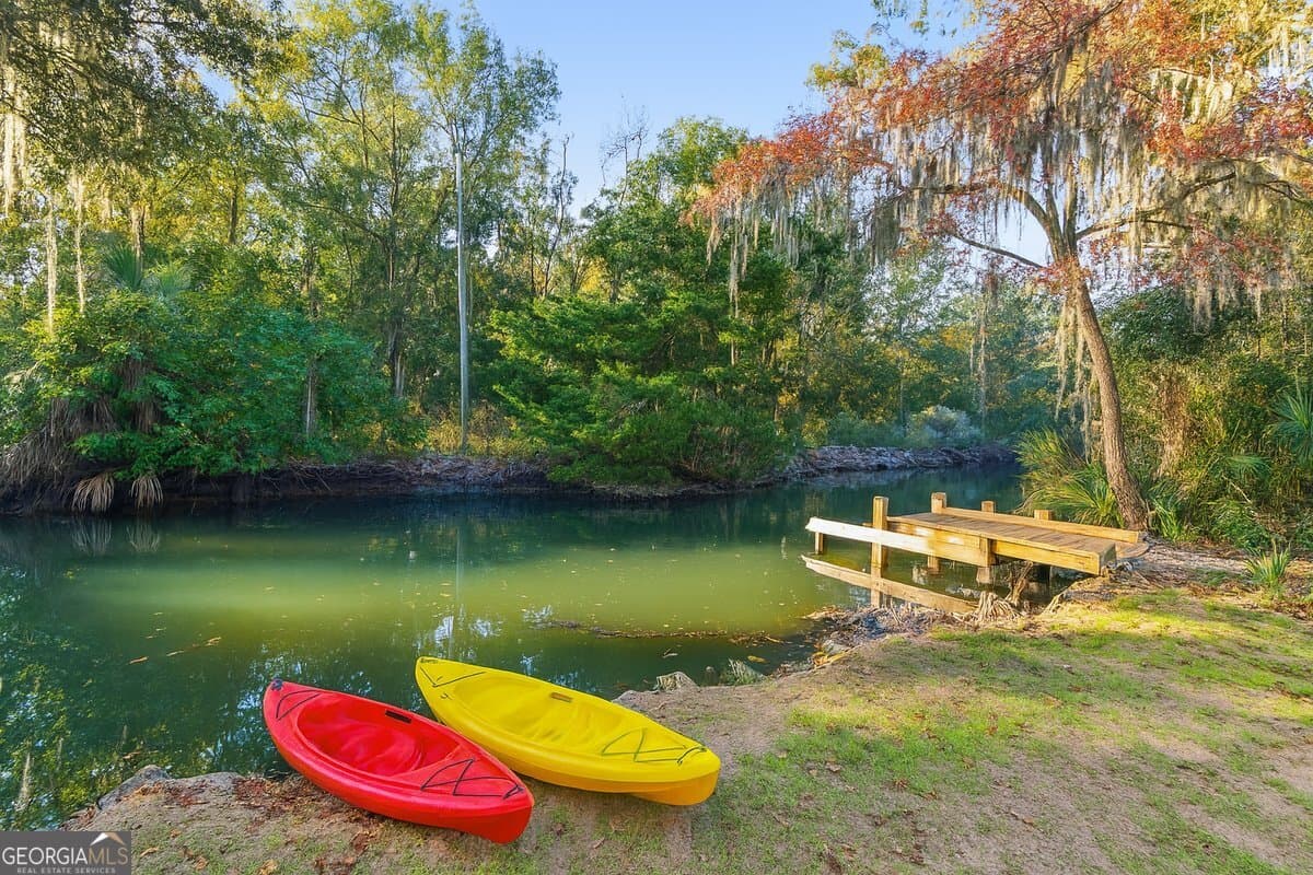 4 bedroom, 3 bathroom, 3,000 sq ft single family residence for sale at 230 Yacht Road, Brunswick, GA 31525 — photo 2